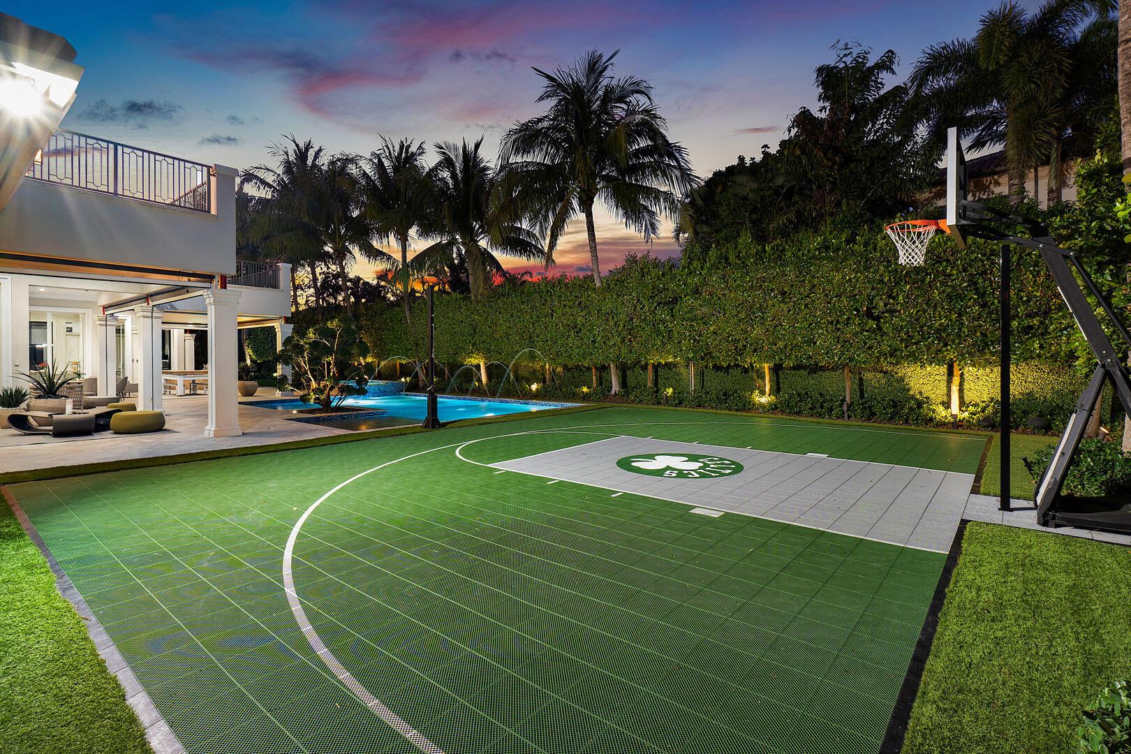 ROYAL PALM YACHT & COUNTRY CLUB - Residential