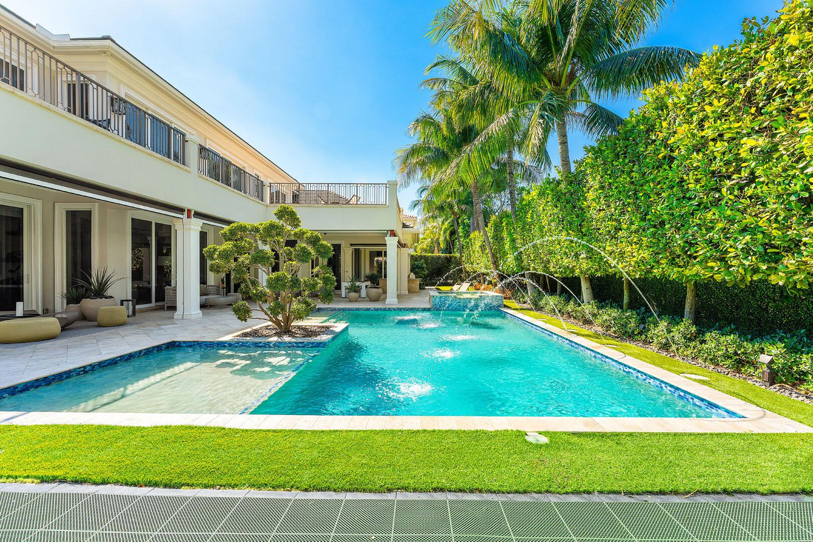 ROYAL PALM YACHT & COUNTRY CLUB - Residential