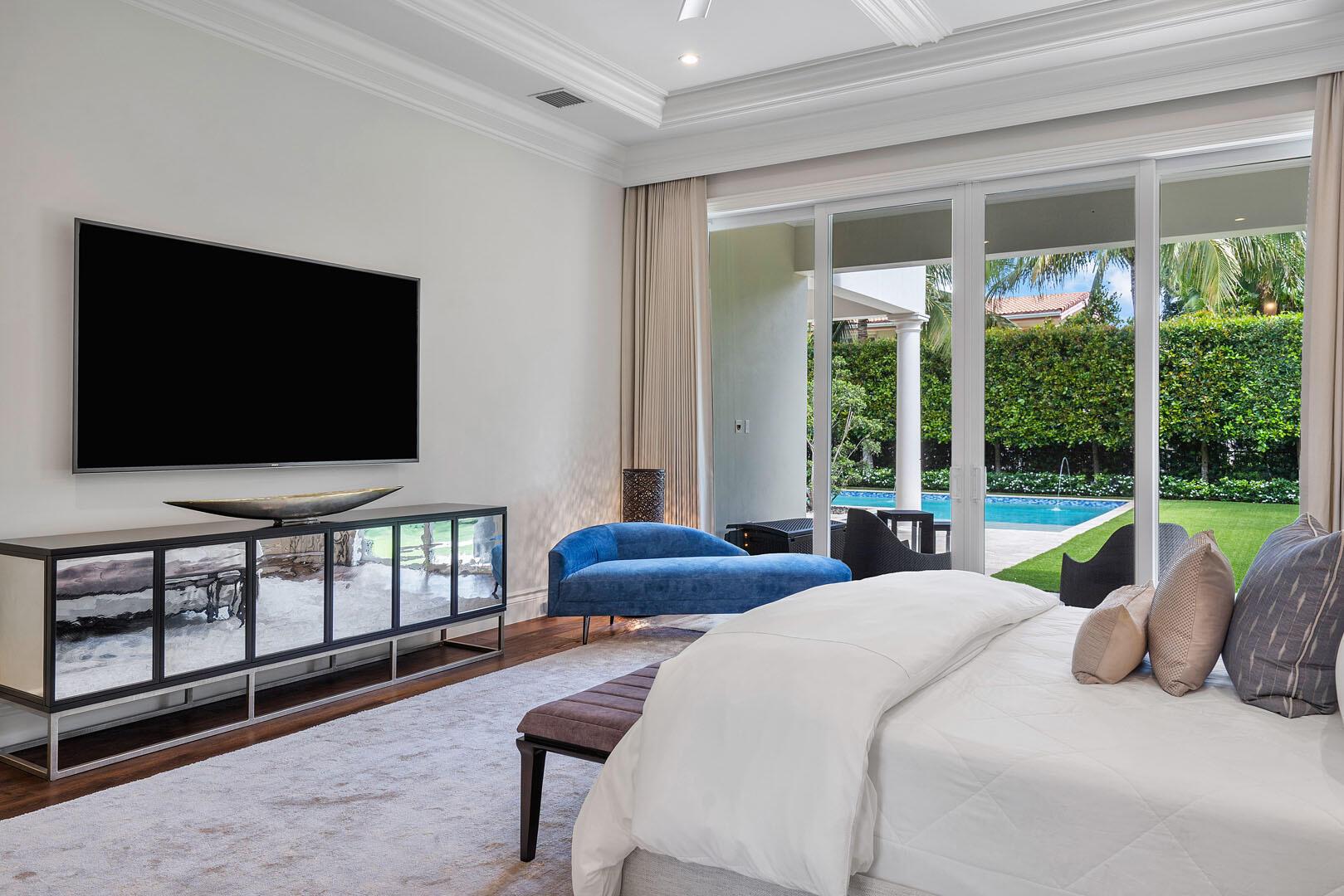 ROYAL PALM YACHT & COUNTRY CLUB - Residential