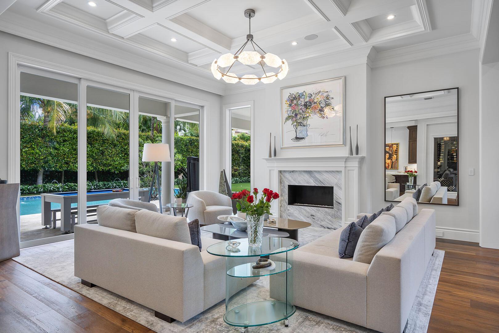 ROYAL PALM YACHT & COUNTRY CLUB - Residential
