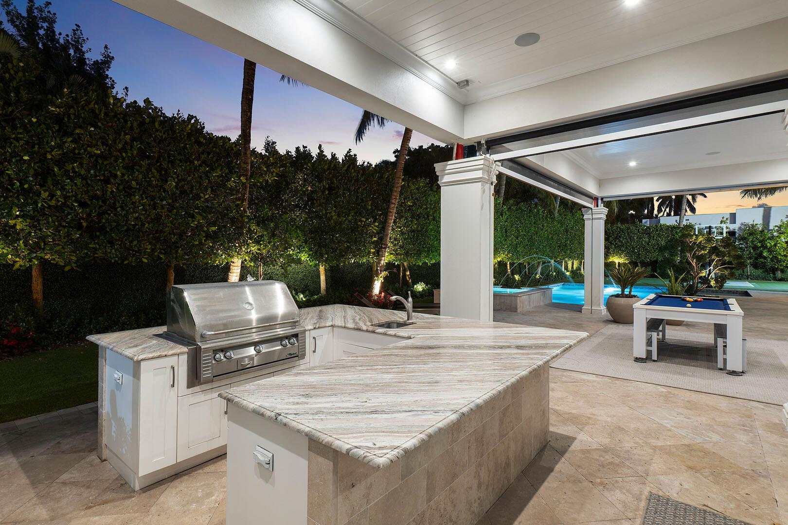 ROYAL PALM YACHT & COUNTRY CLUB - Residential