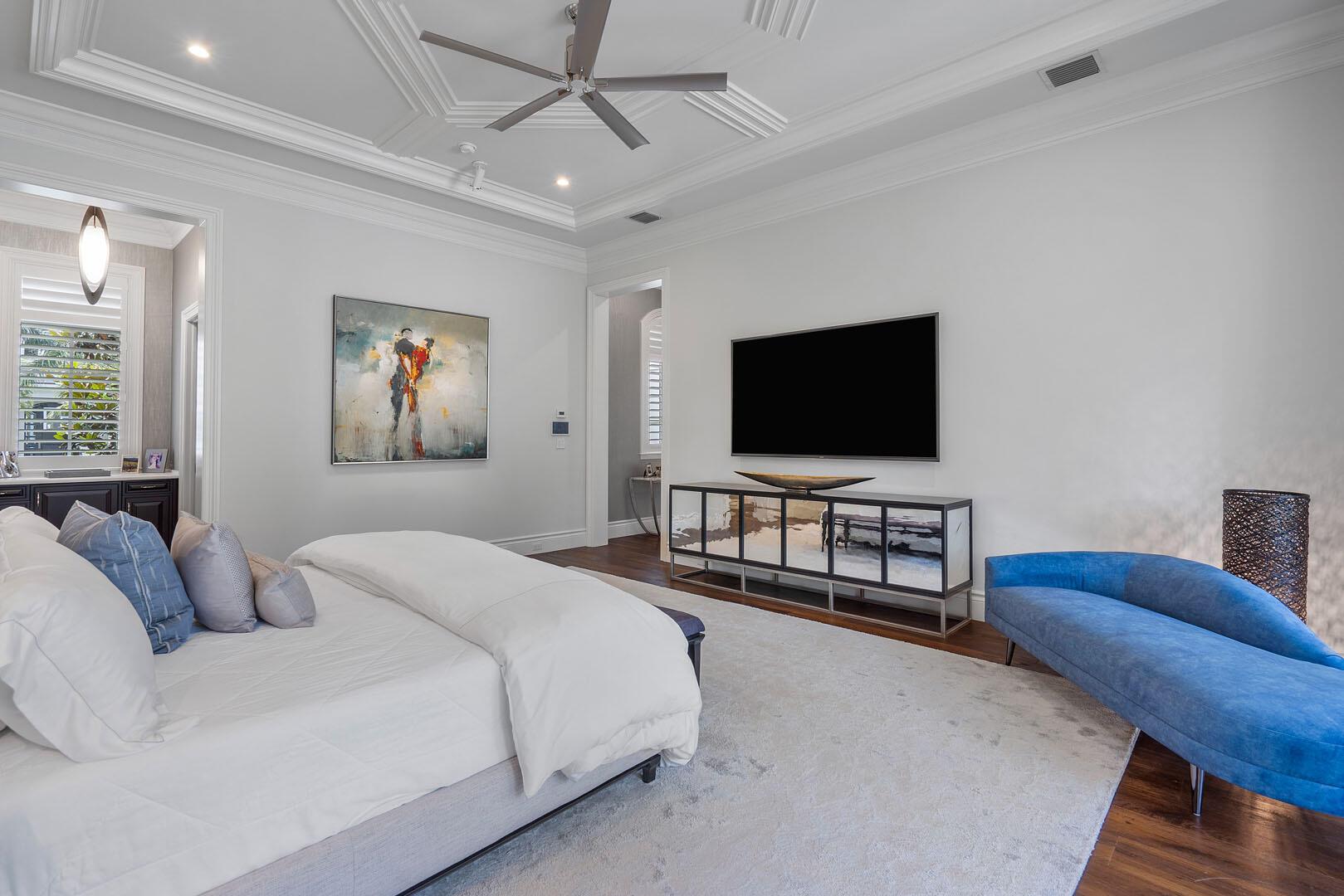ROYAL PALM YACHT & COUNTRY CLUB - Residential