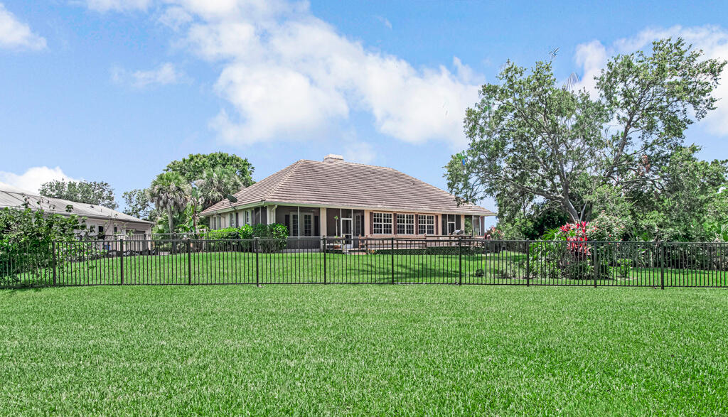 RIVER'S END - Residential