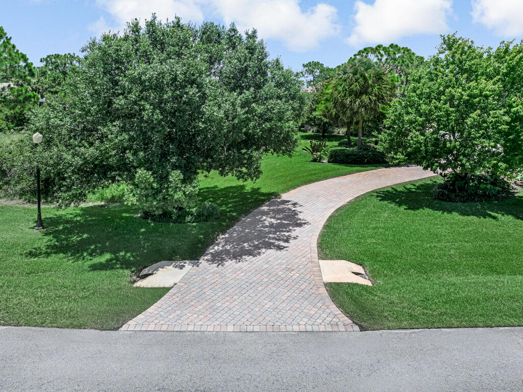 RIVER'S END - Residential