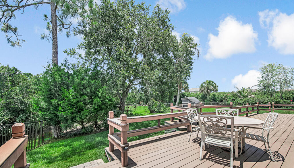 RIVER'S END - Residential