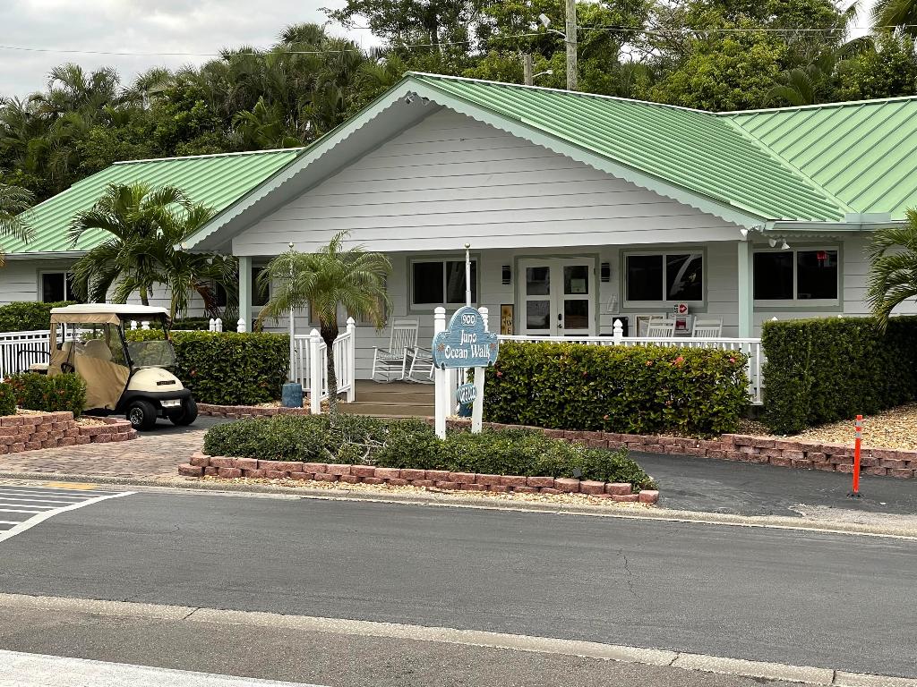YOGI-BY-THE-SEA CONDO - Land