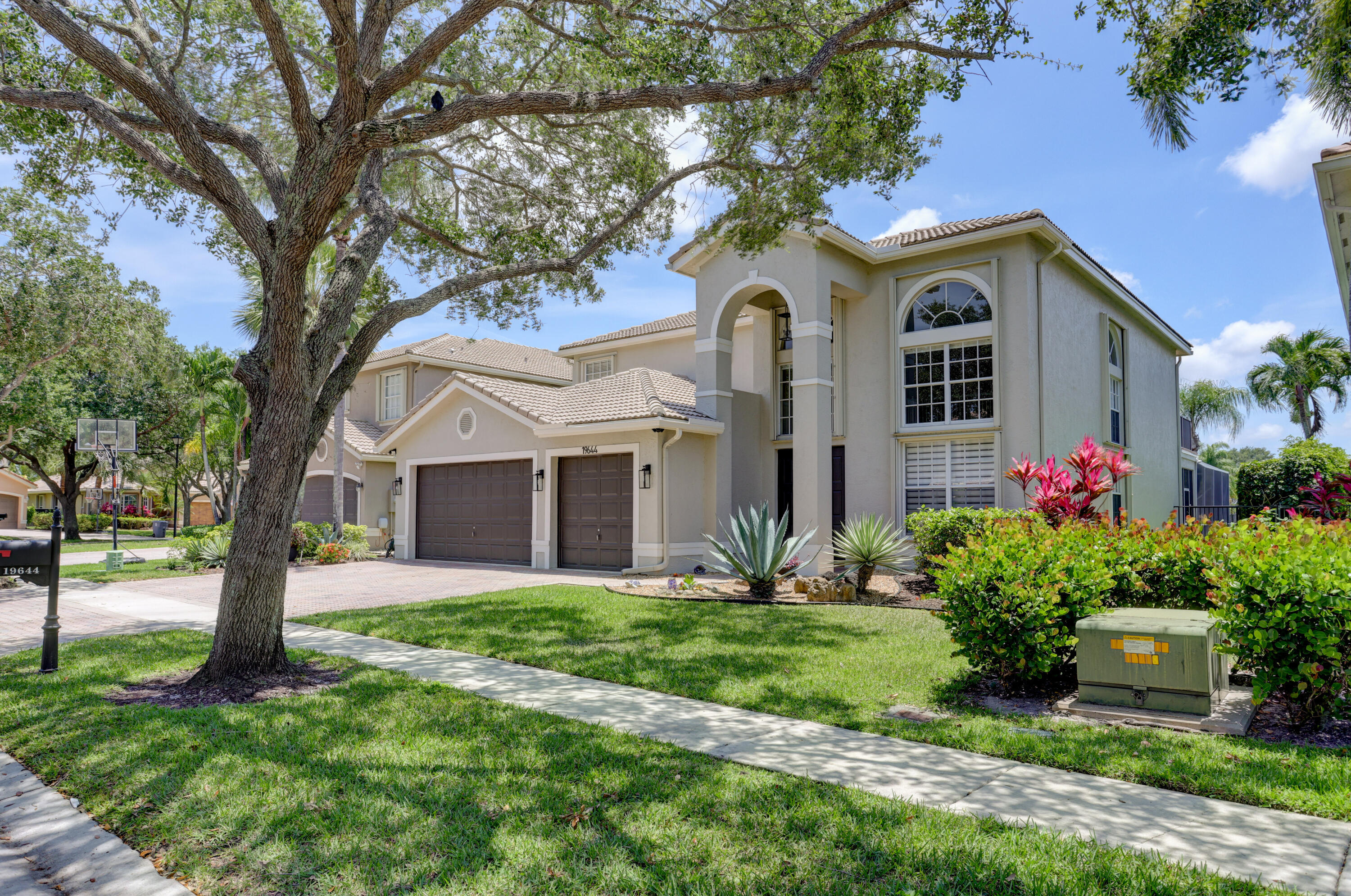 Saturnia - Residential