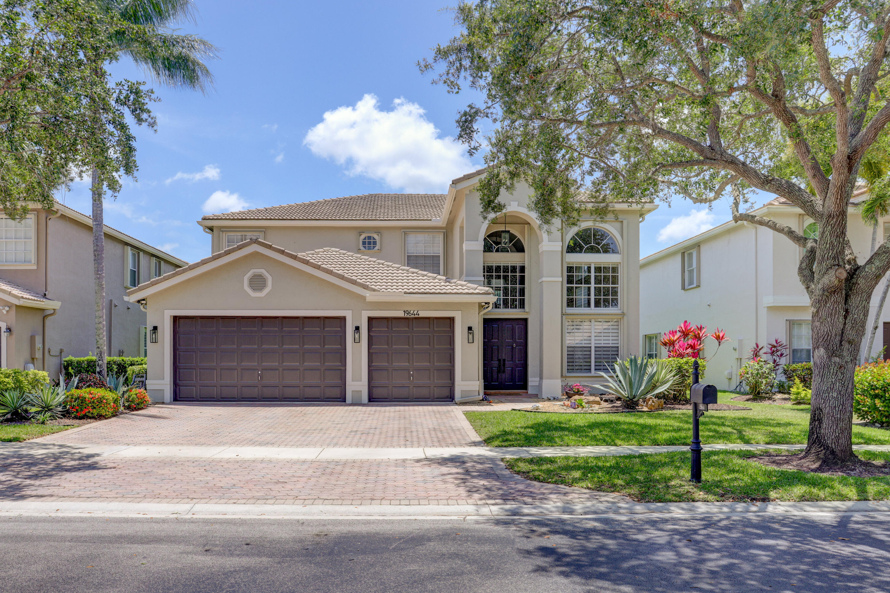Saturnia - Residential