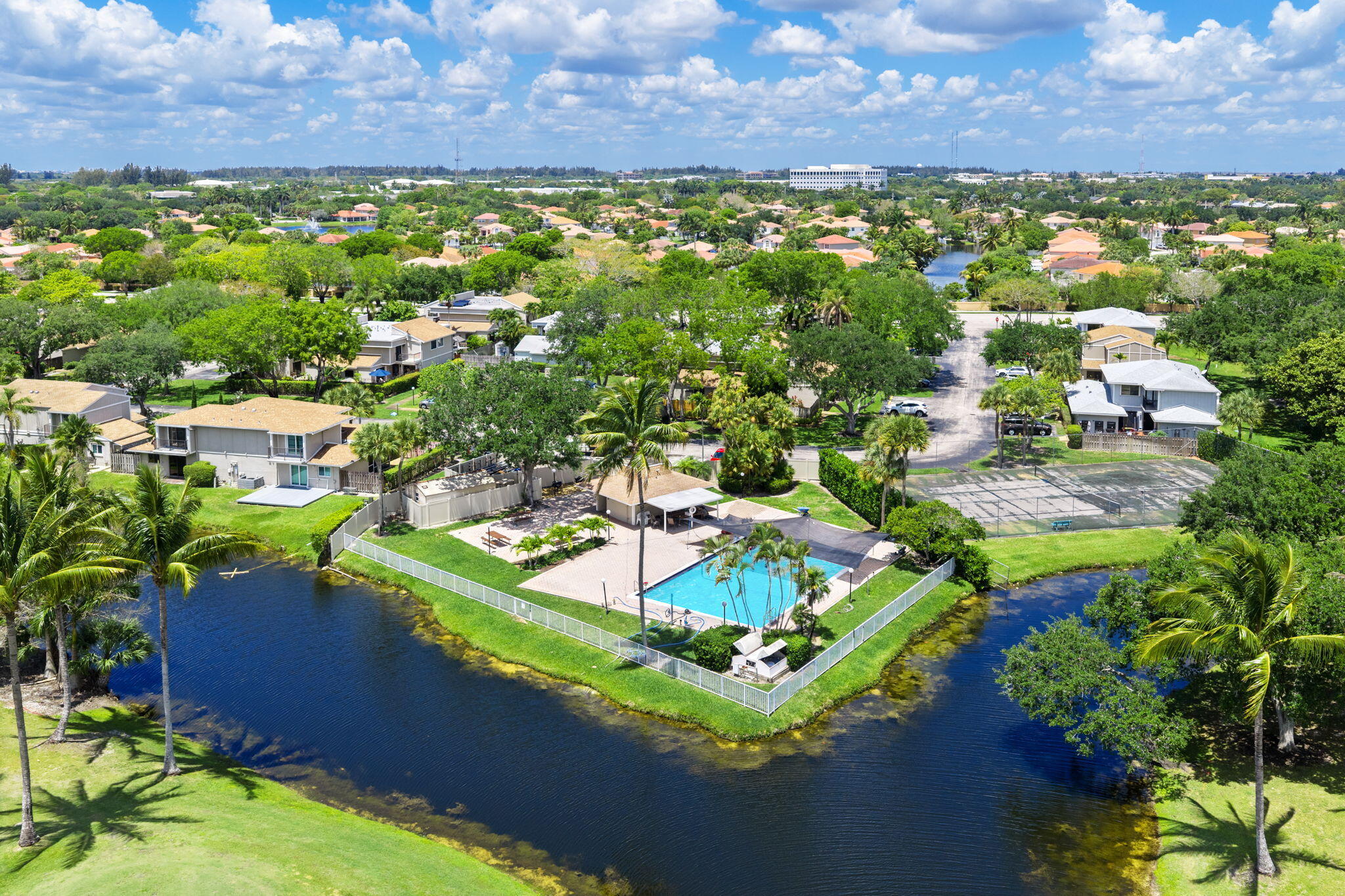 LAGO WEST CLUSTER HOMES PHASE II - Residential
