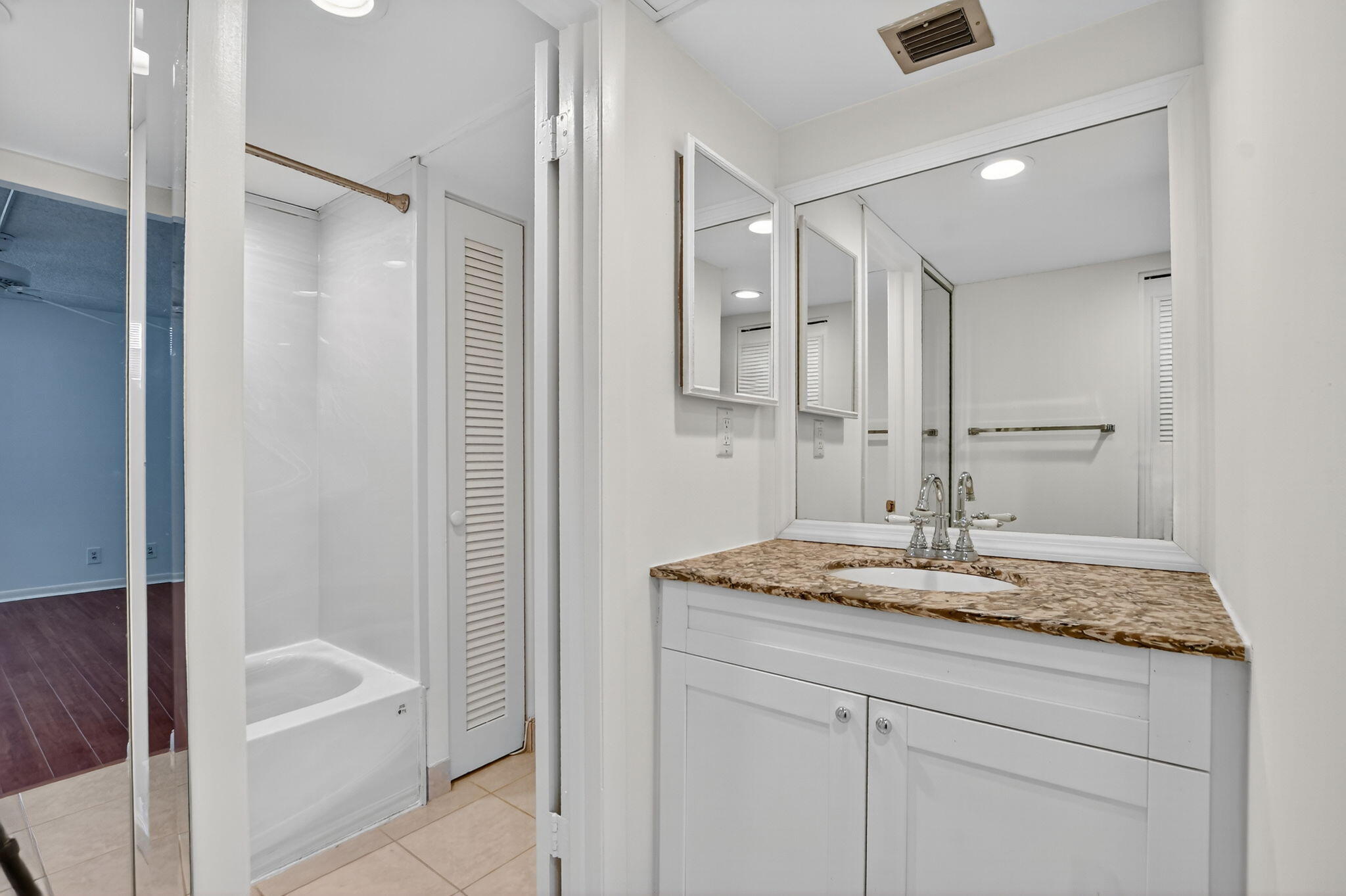 BOCA BAYOU CONDO - Residential Lease
