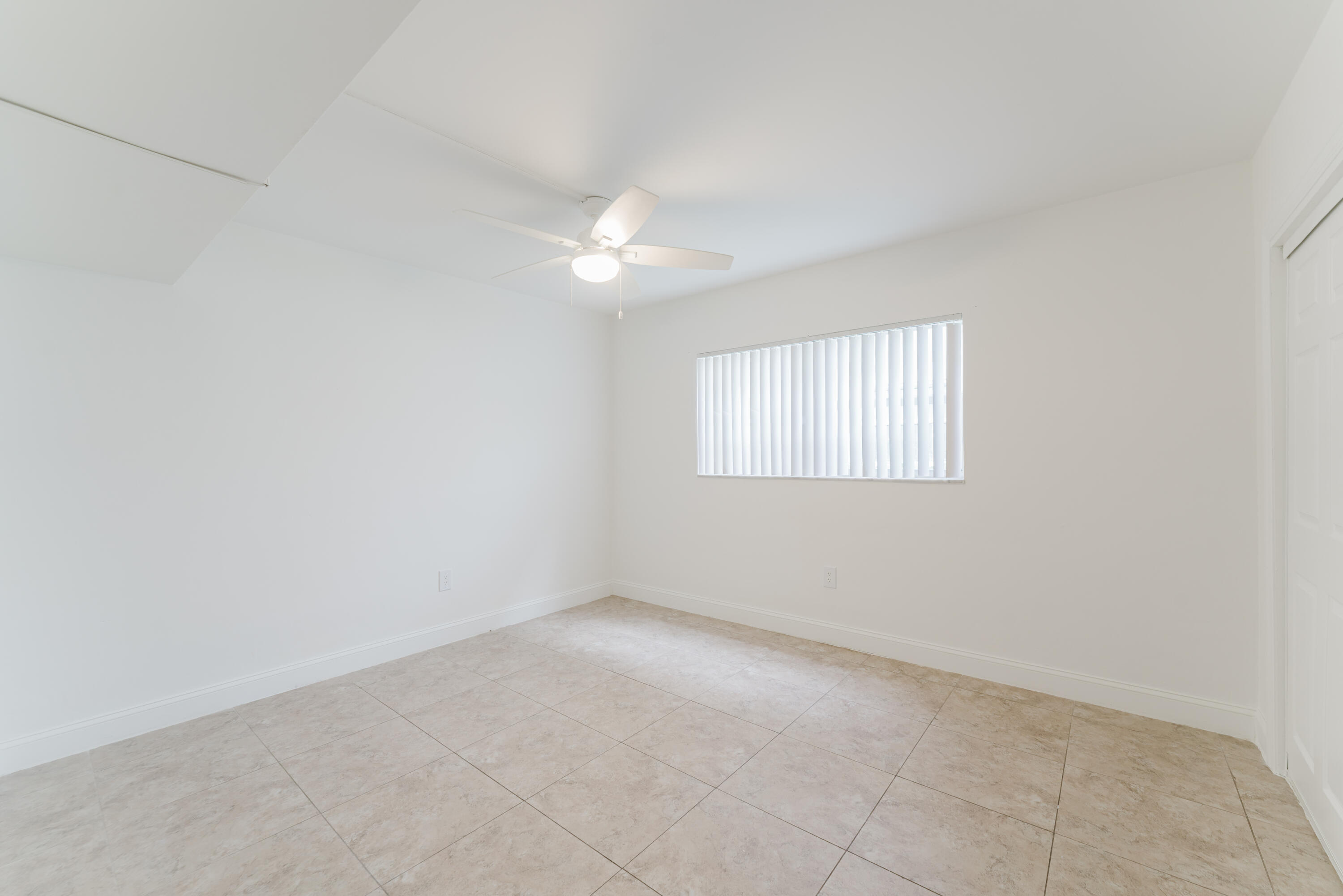 MAYA PALM CONDO APTS - Residential Lease