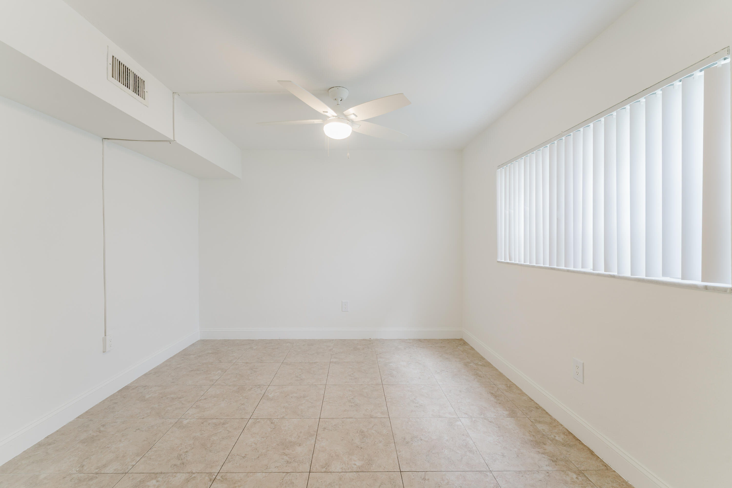 MAYA PALM CONDO APTS - Residential Lease