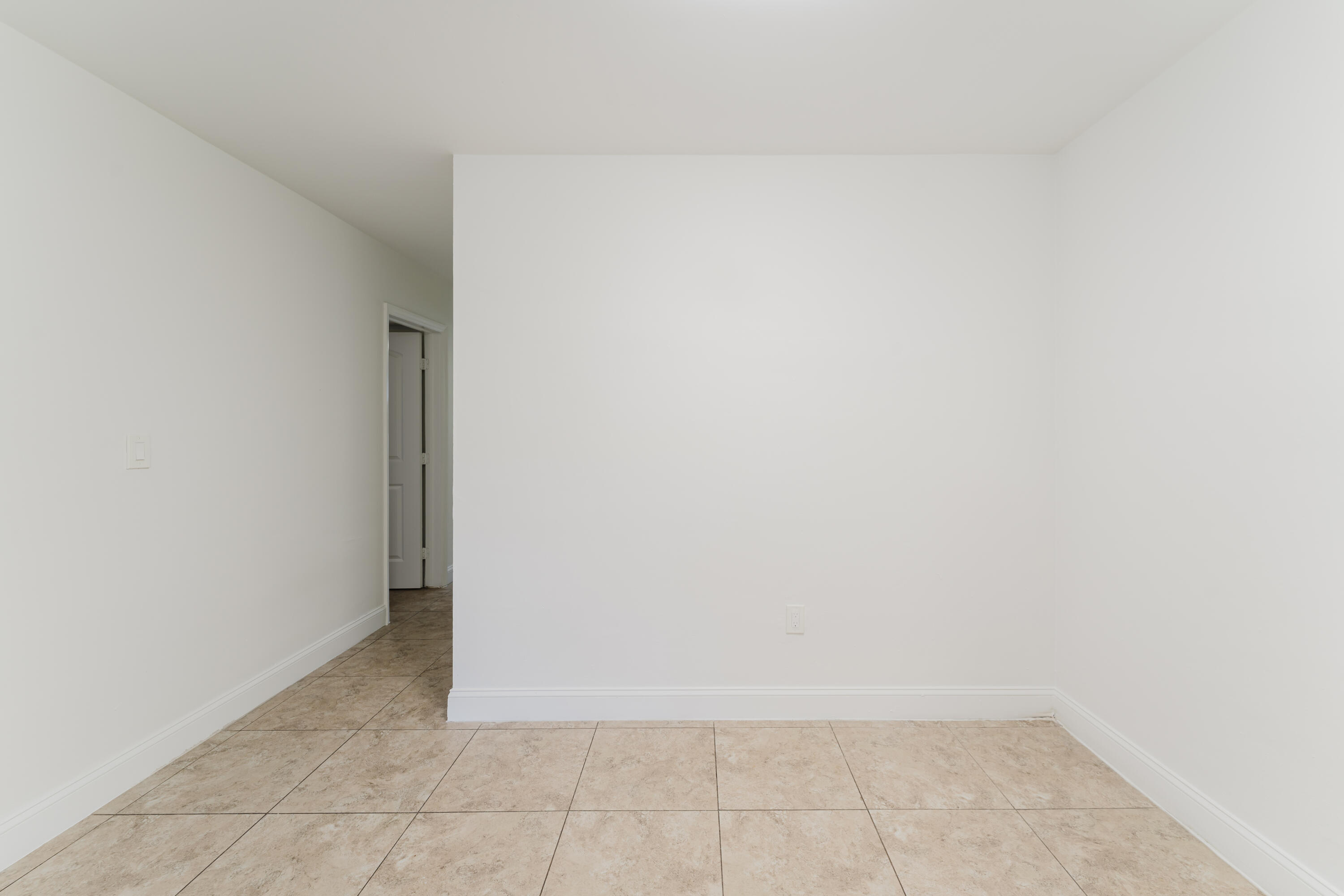 MAYA PALM CONDO APTS - Residential Lease