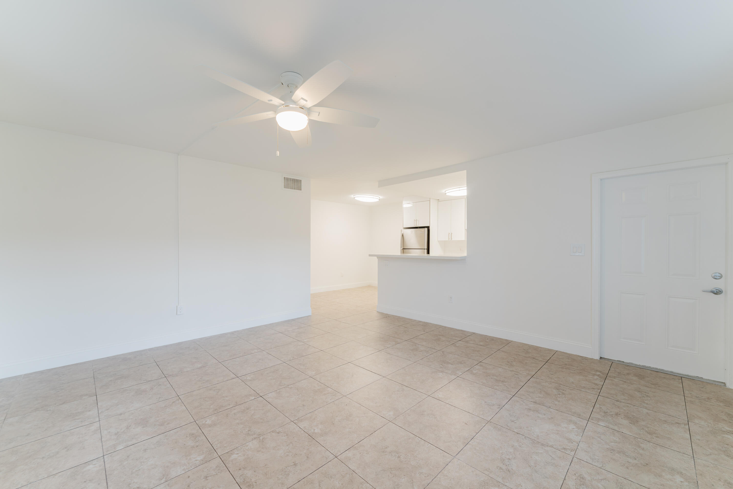 MAYA PALM CONDO APTS - Residential Lease