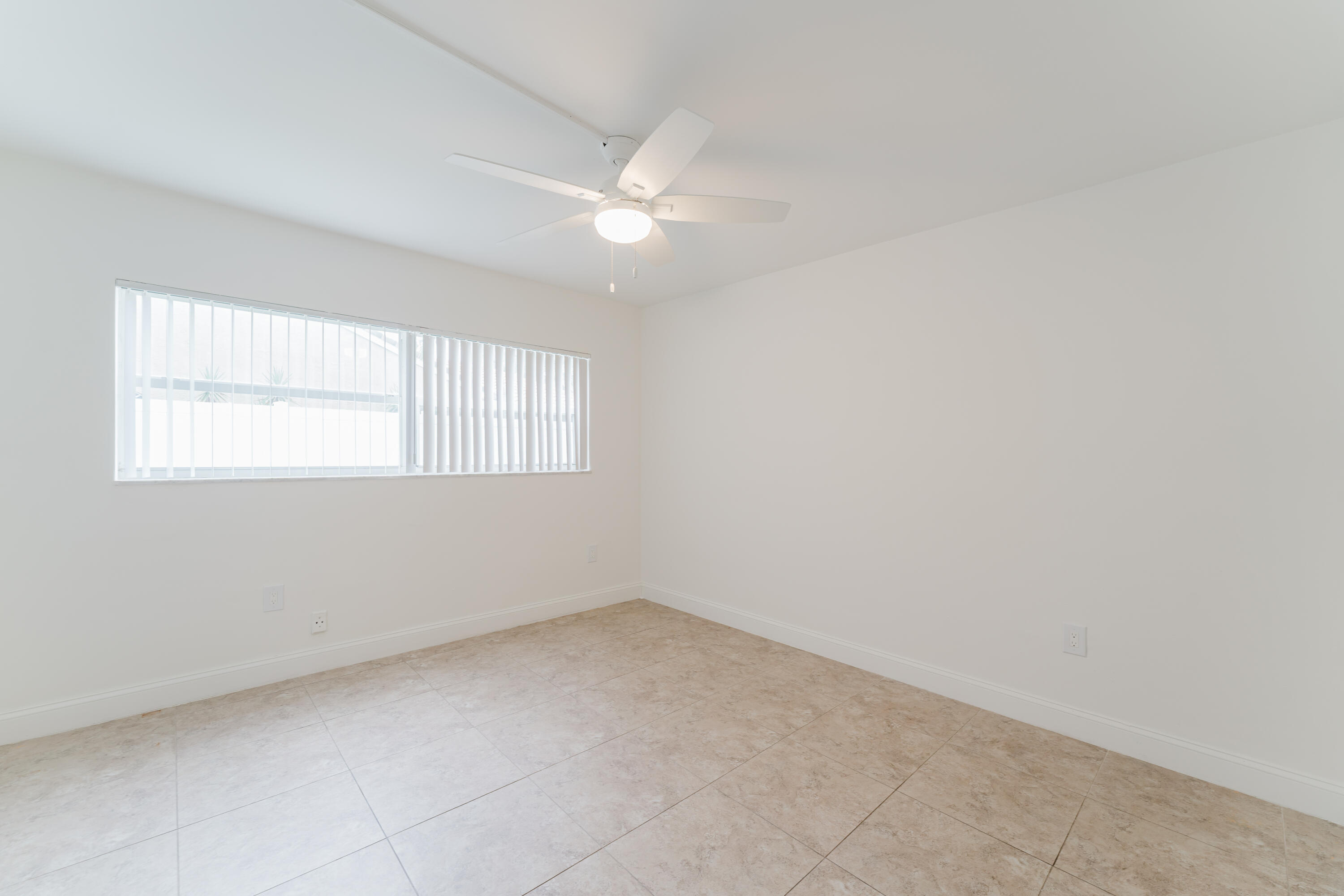 MAYA PALM CONDO APTS - Residential Lease