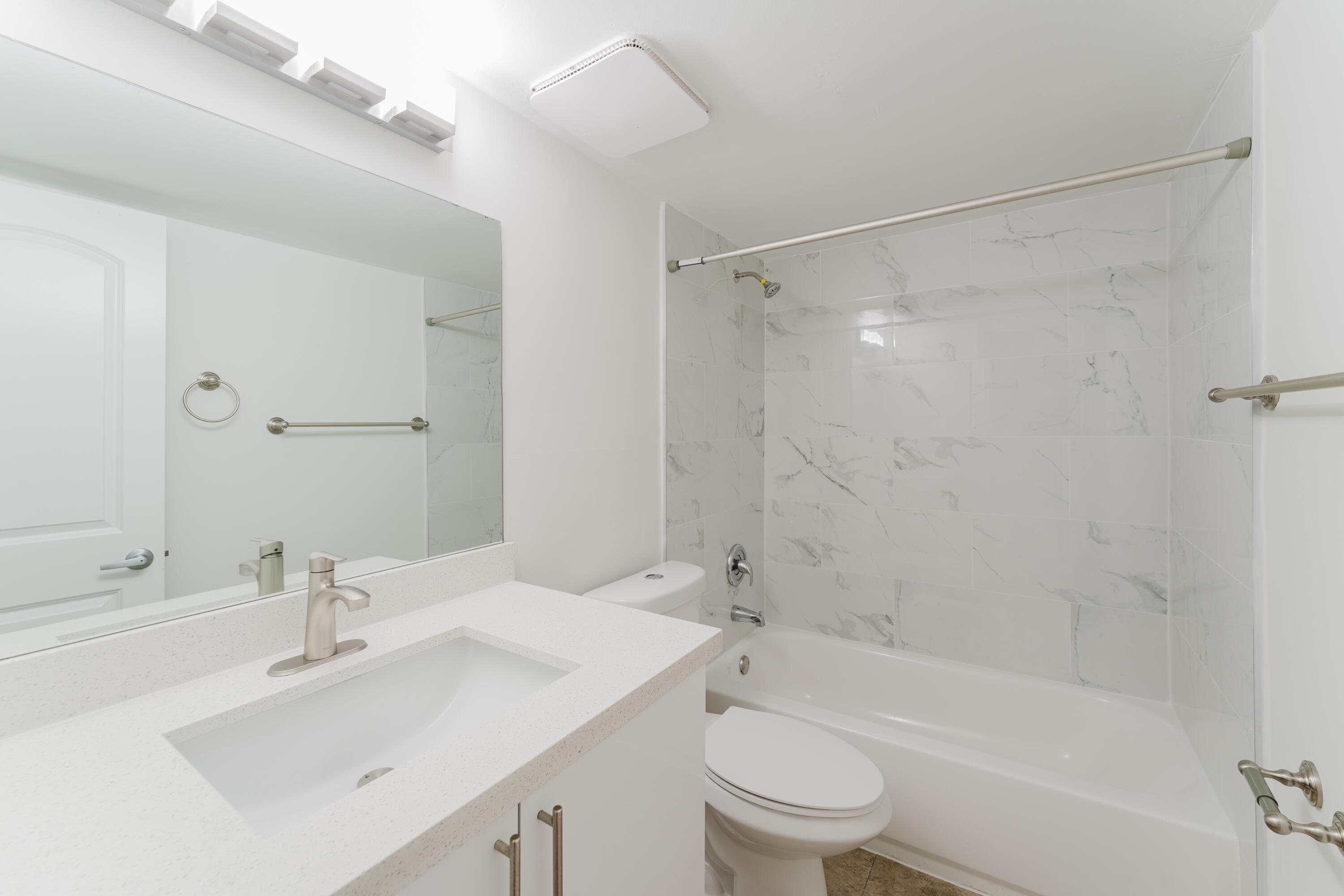 MAYA PALM CONDO APTS - Residential Lease