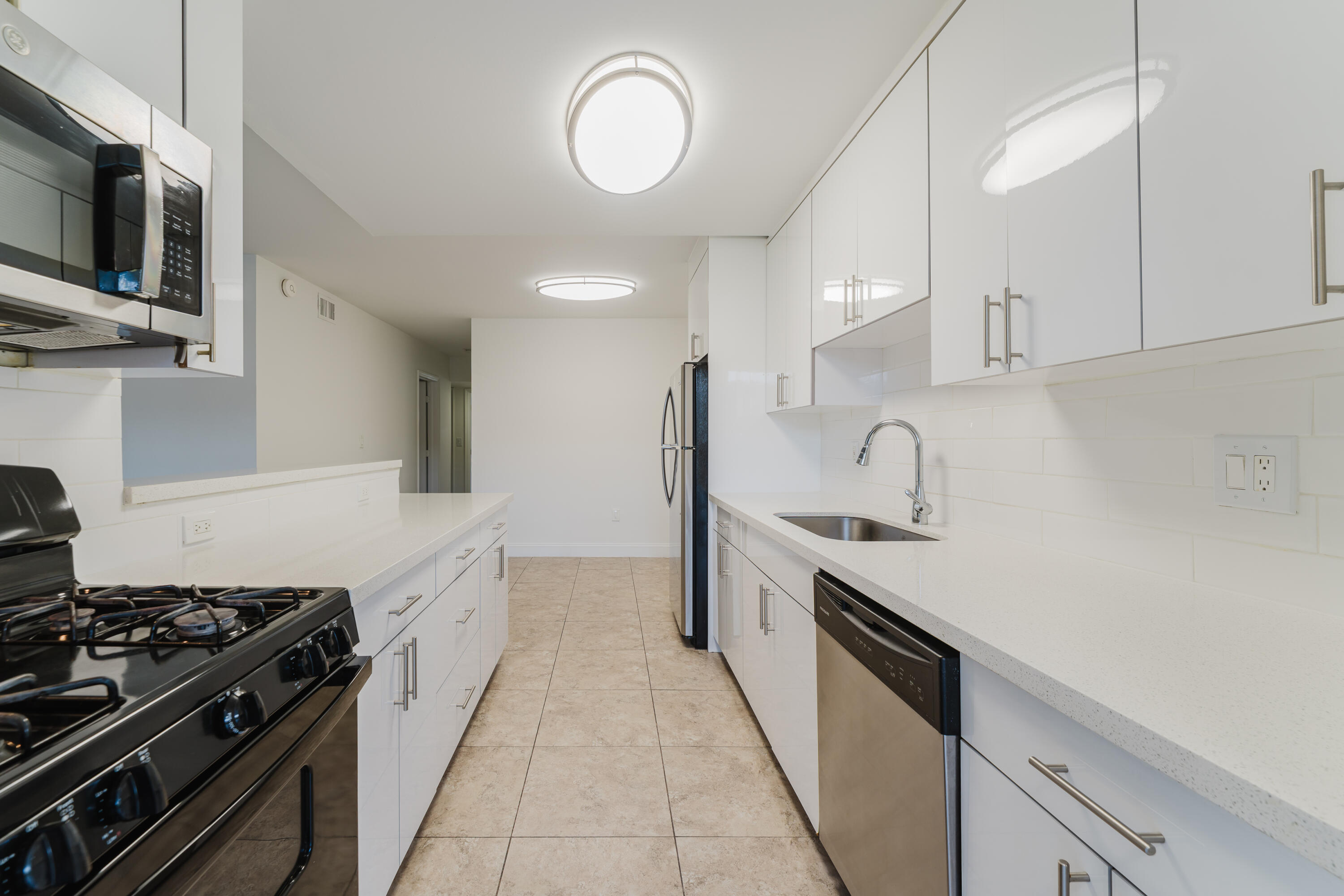 MAYA PALM CONDO APTS - Residential Lease