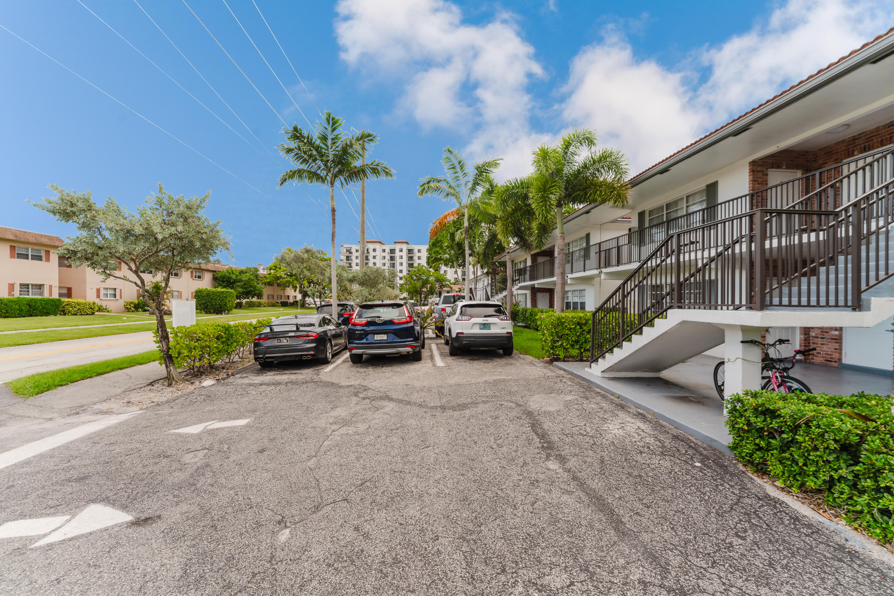 MAYA PALM CONDO APTS - Residential Lease