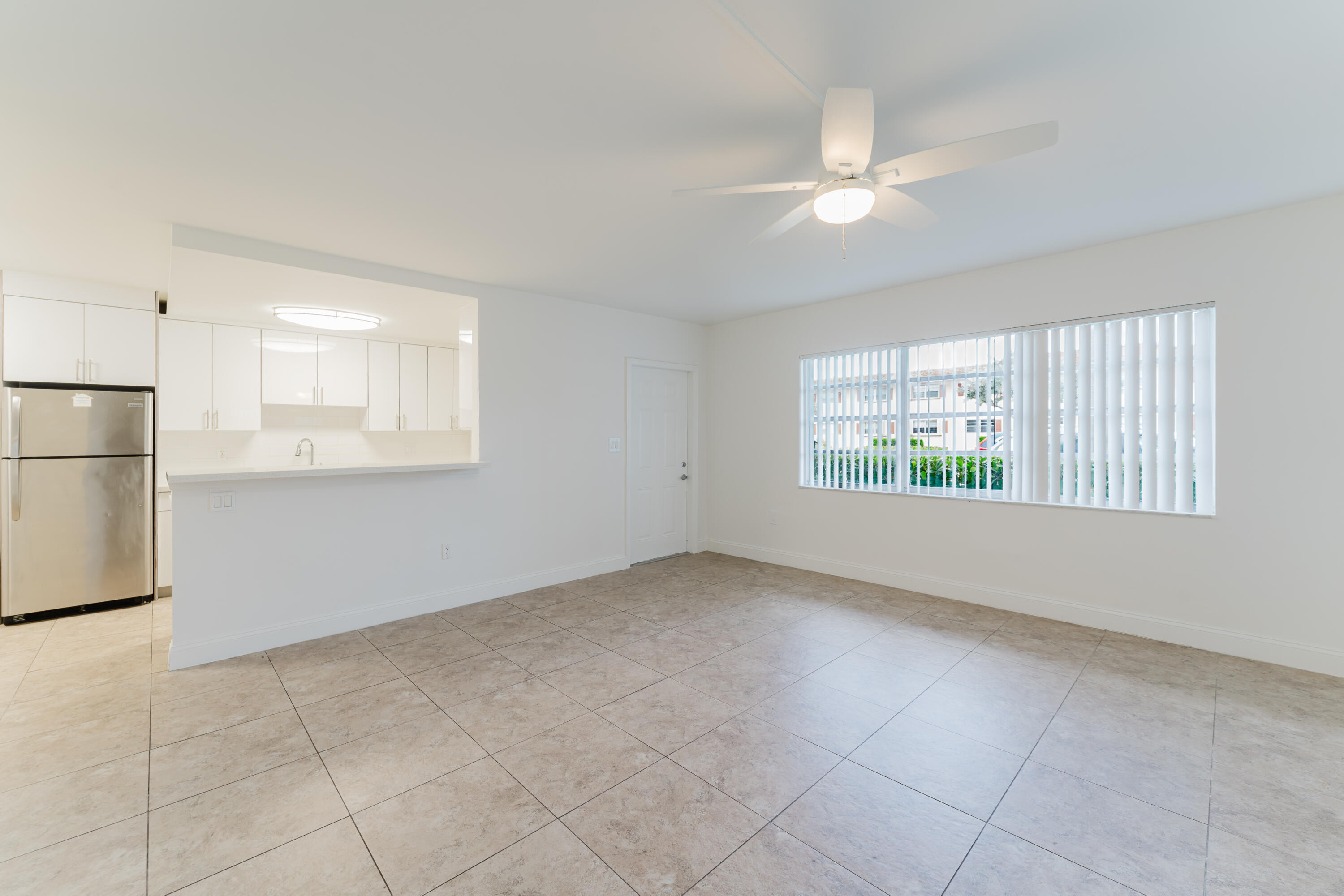 MAYA PALM CONDO APTS - Residential Lease