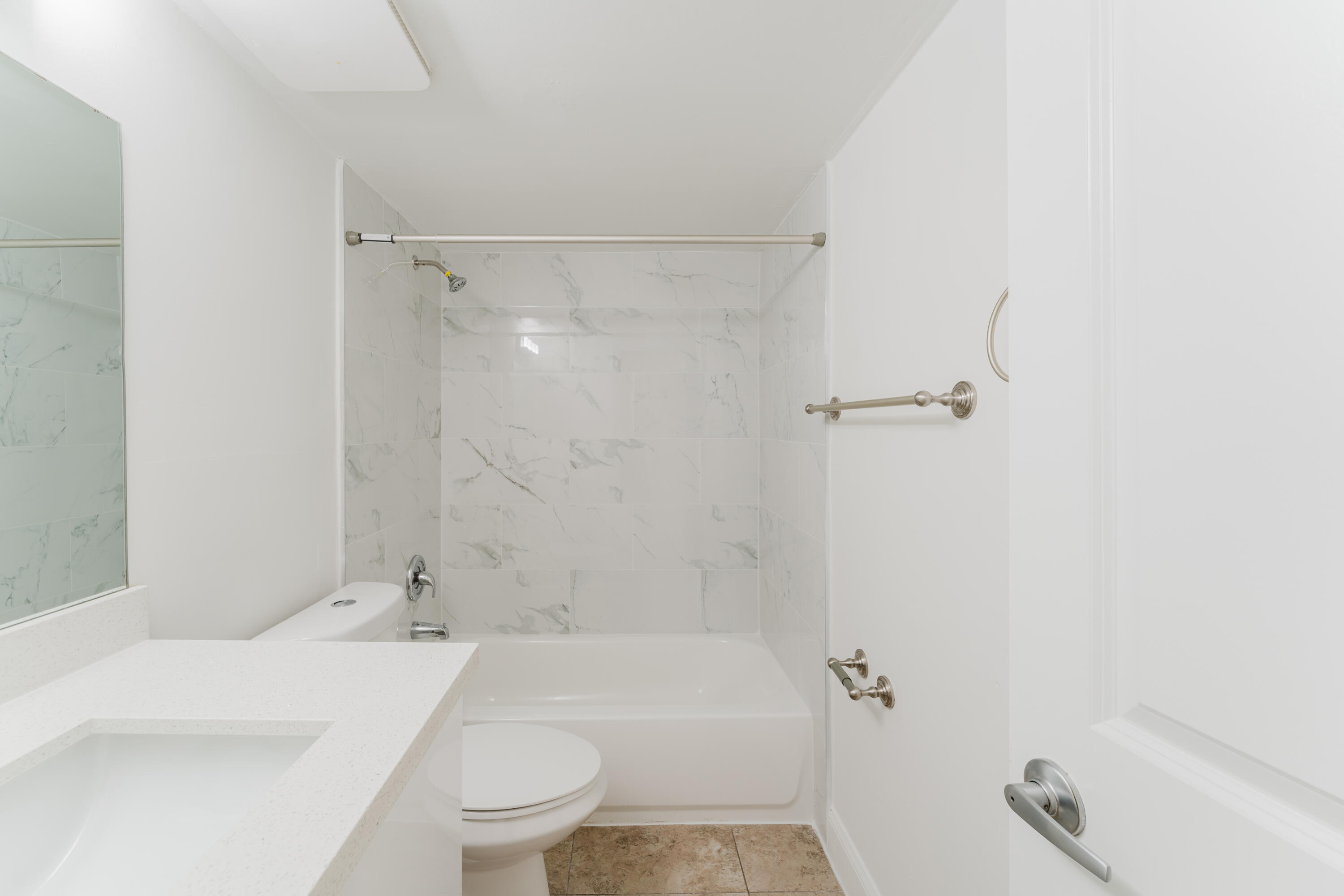 MAYA PALM CONDO APTS - Residential Lease