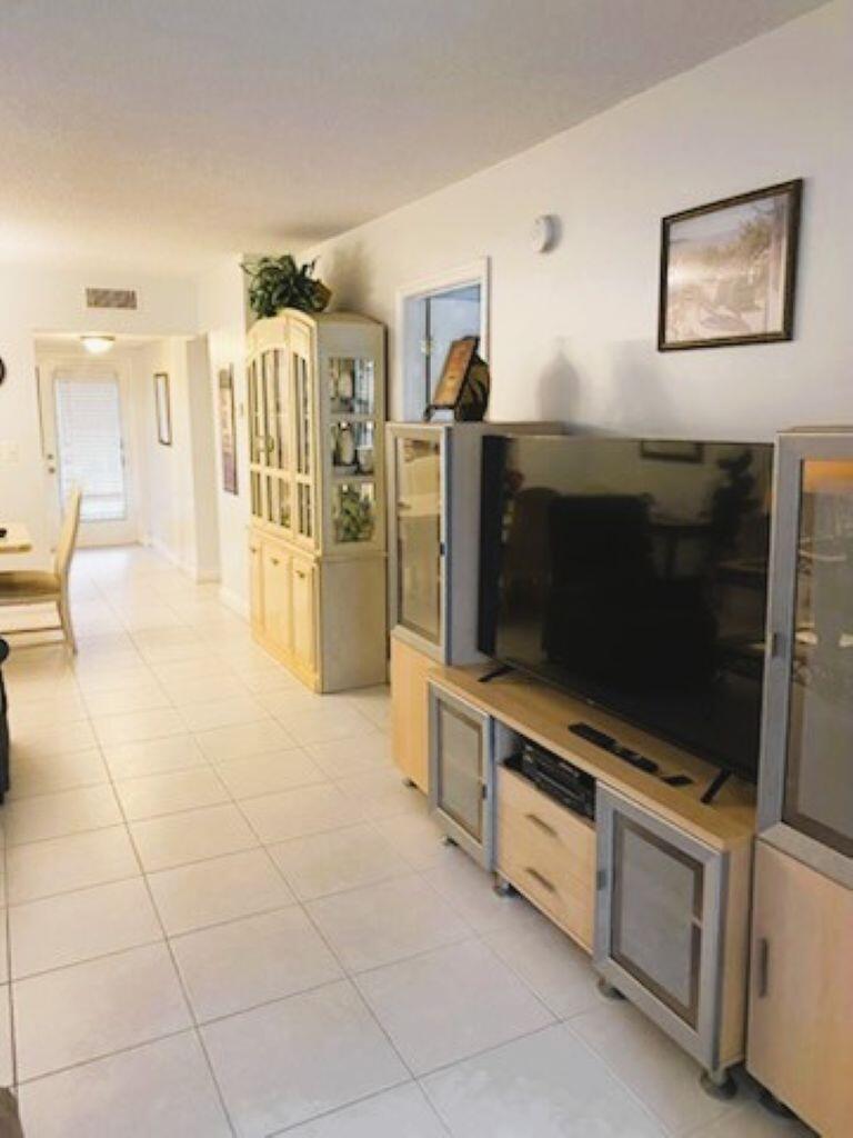 ORIOLE GOLF & TENNIS CLUB CONDO - Residential