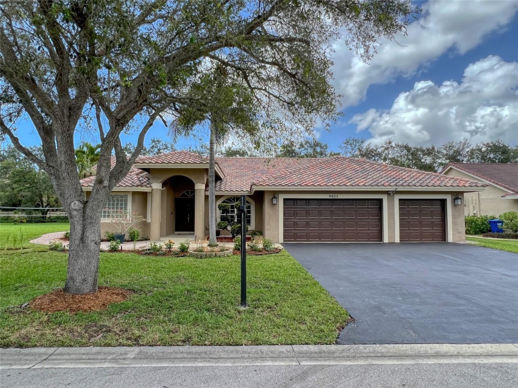 Beautiful cul-de-sac home in sought-after Springs Pointe/North Springs Community. Brand new roof (July 2023). Updated pool with spacious patio. Huge yard. Home offers 4 beds/2.5 baths, den office, laundry room, and oversized 3 car garage. Large kitchen with plenty of storage. All bathrooms have been updated. This home is close to desirable schools, parks, and shopping. No HOA.