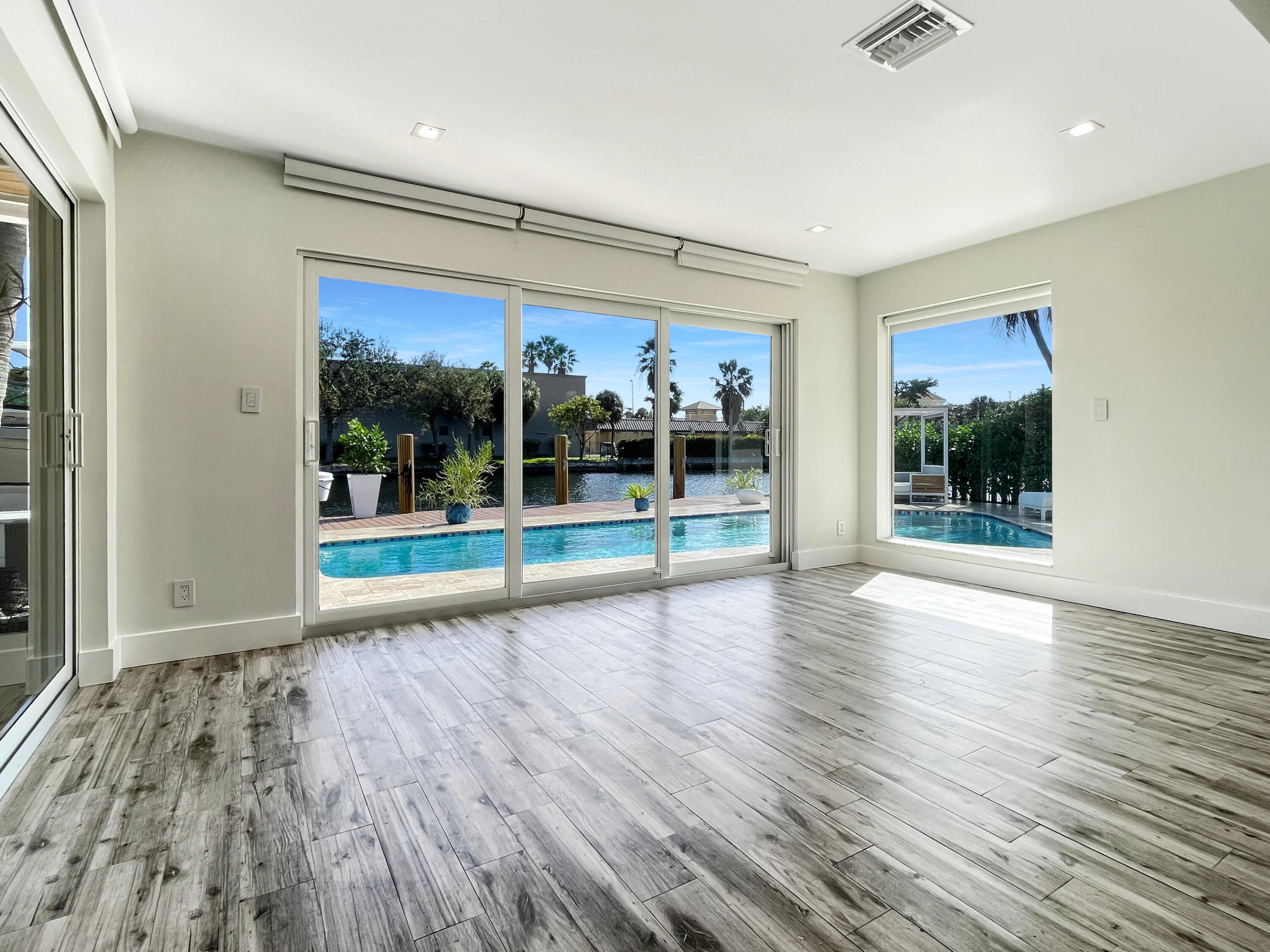 CORAL POINT - Residential