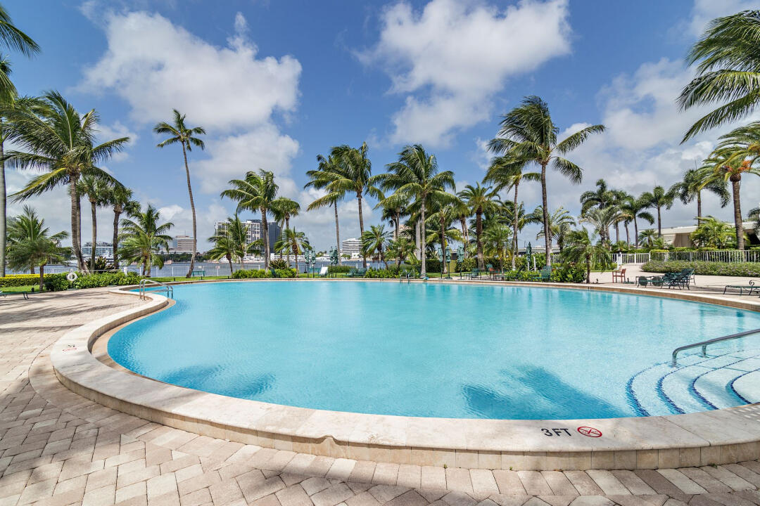 PALM BEACH TOWERS CONDO - Residential