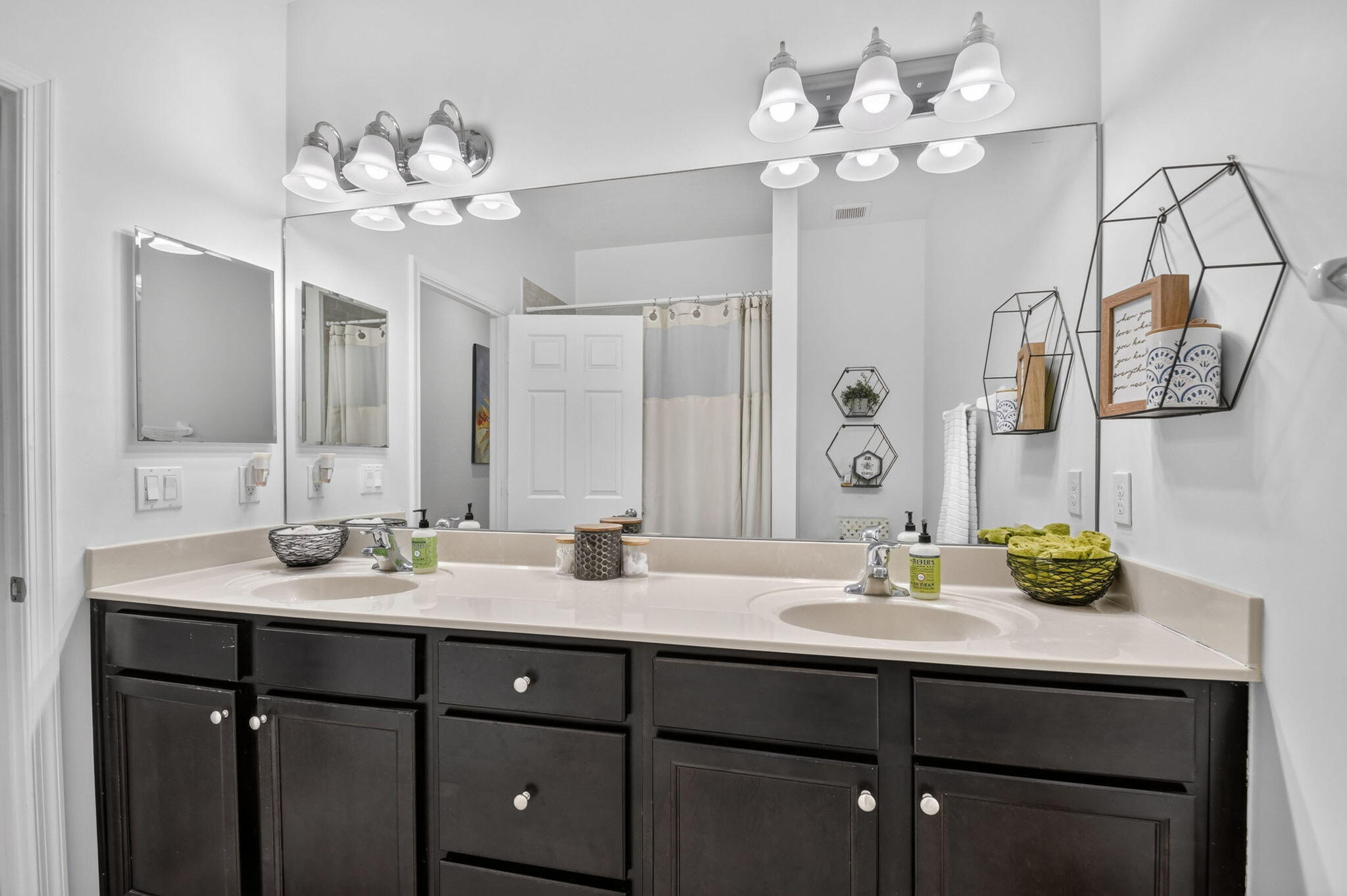 WELLINGTON PARC - Residential Lease
