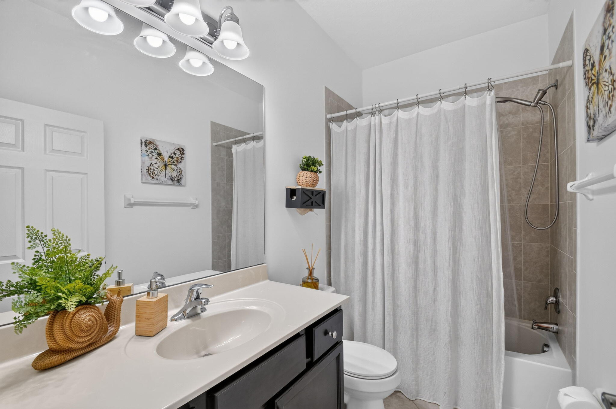 WELLINGTON PARC - Residential Lease