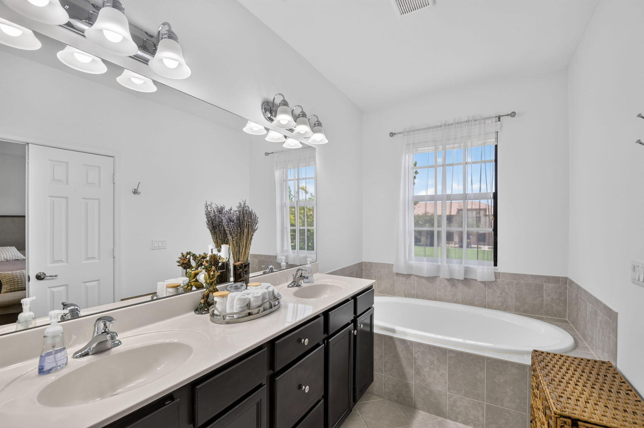 WELLINGTON PARC - Residential Lease