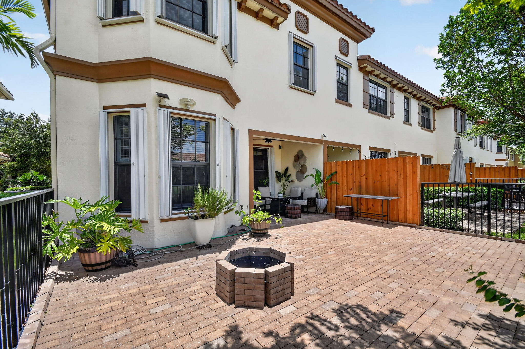 WELLINGTON PARC - Residential Lease