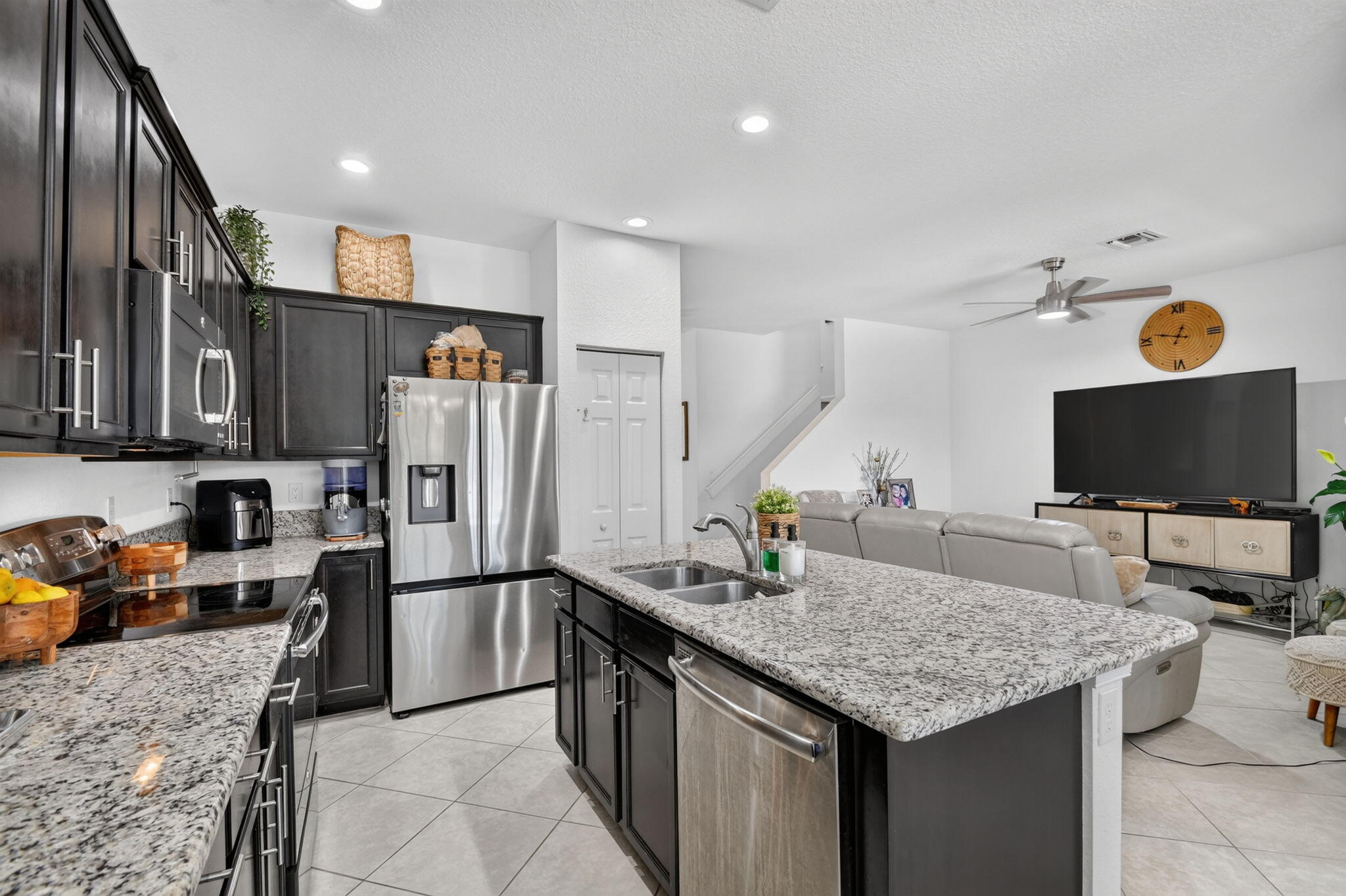 WELLINGTON PARC - Residential Lease