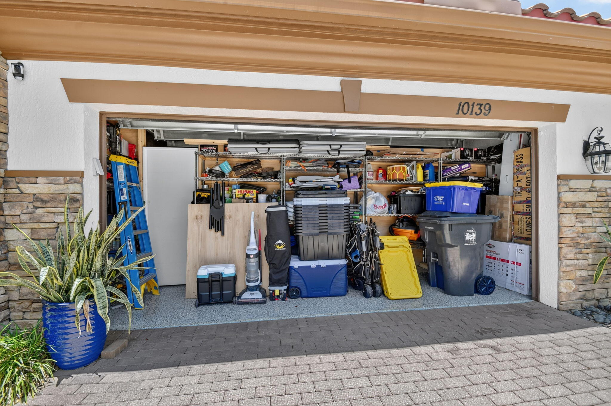WELLINGTON PARC - Residential Lease