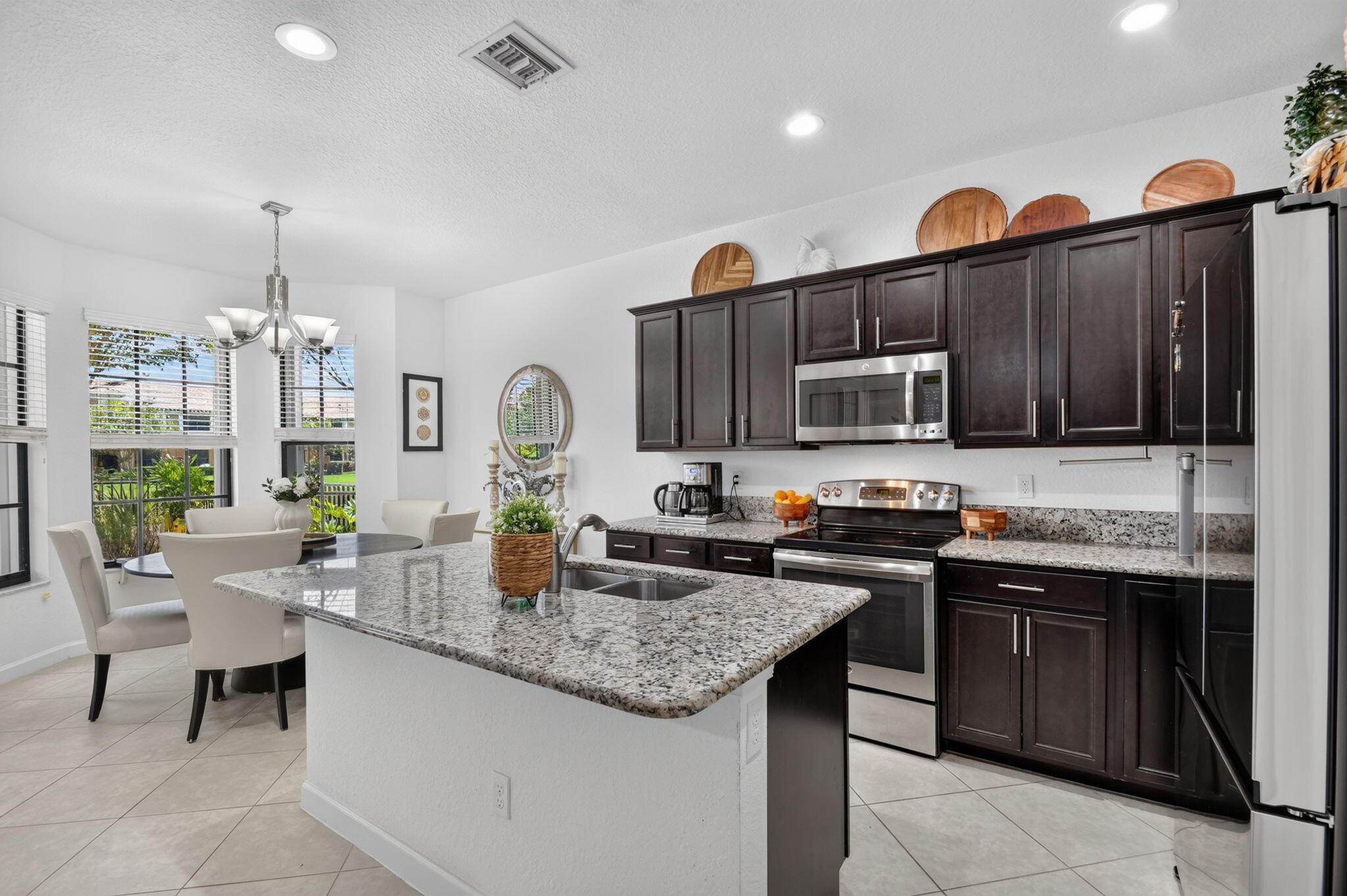 WELLINGTON PARC - Residential Lease