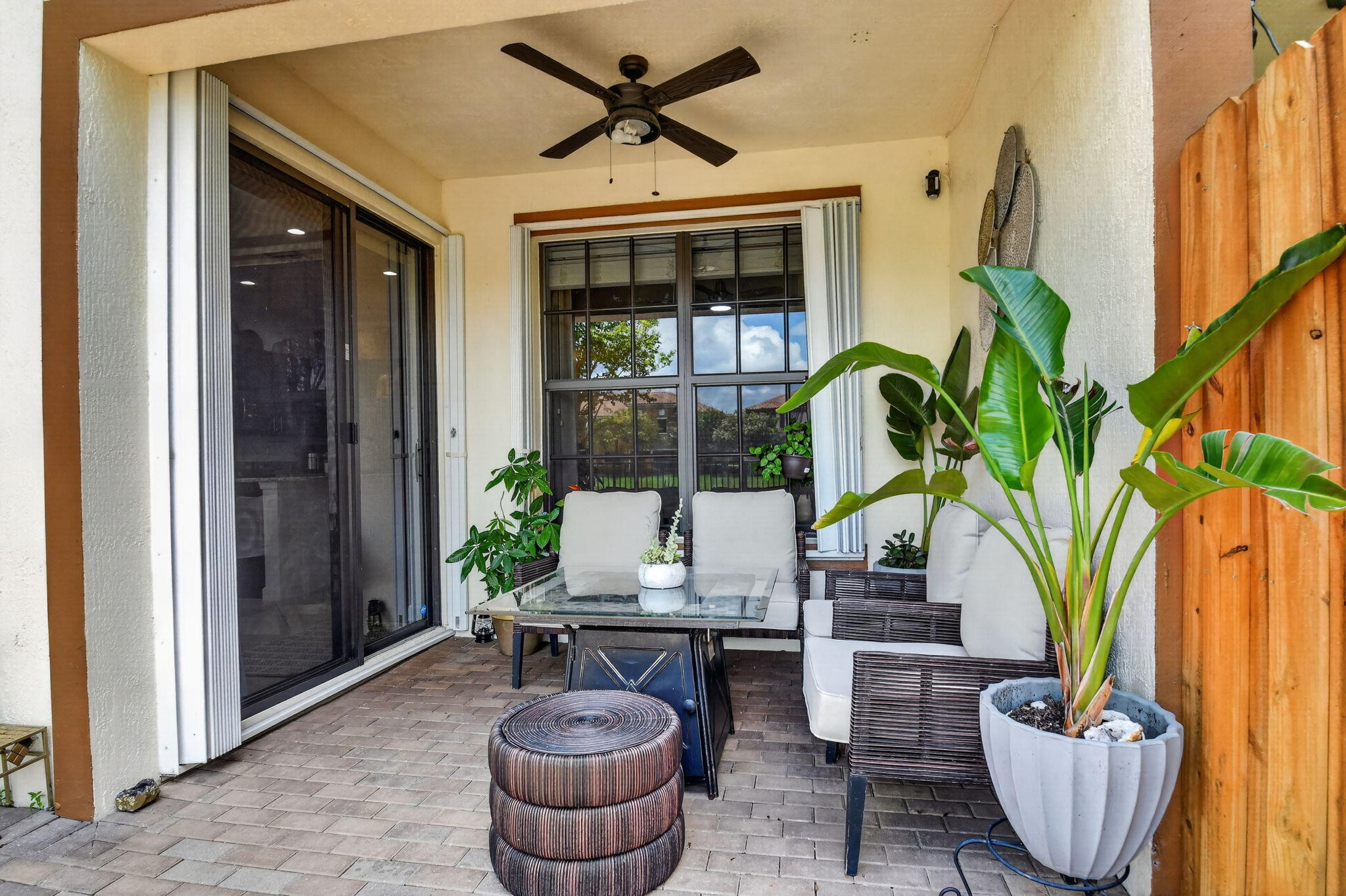 WELLINGTON PARC - Residential Lease
