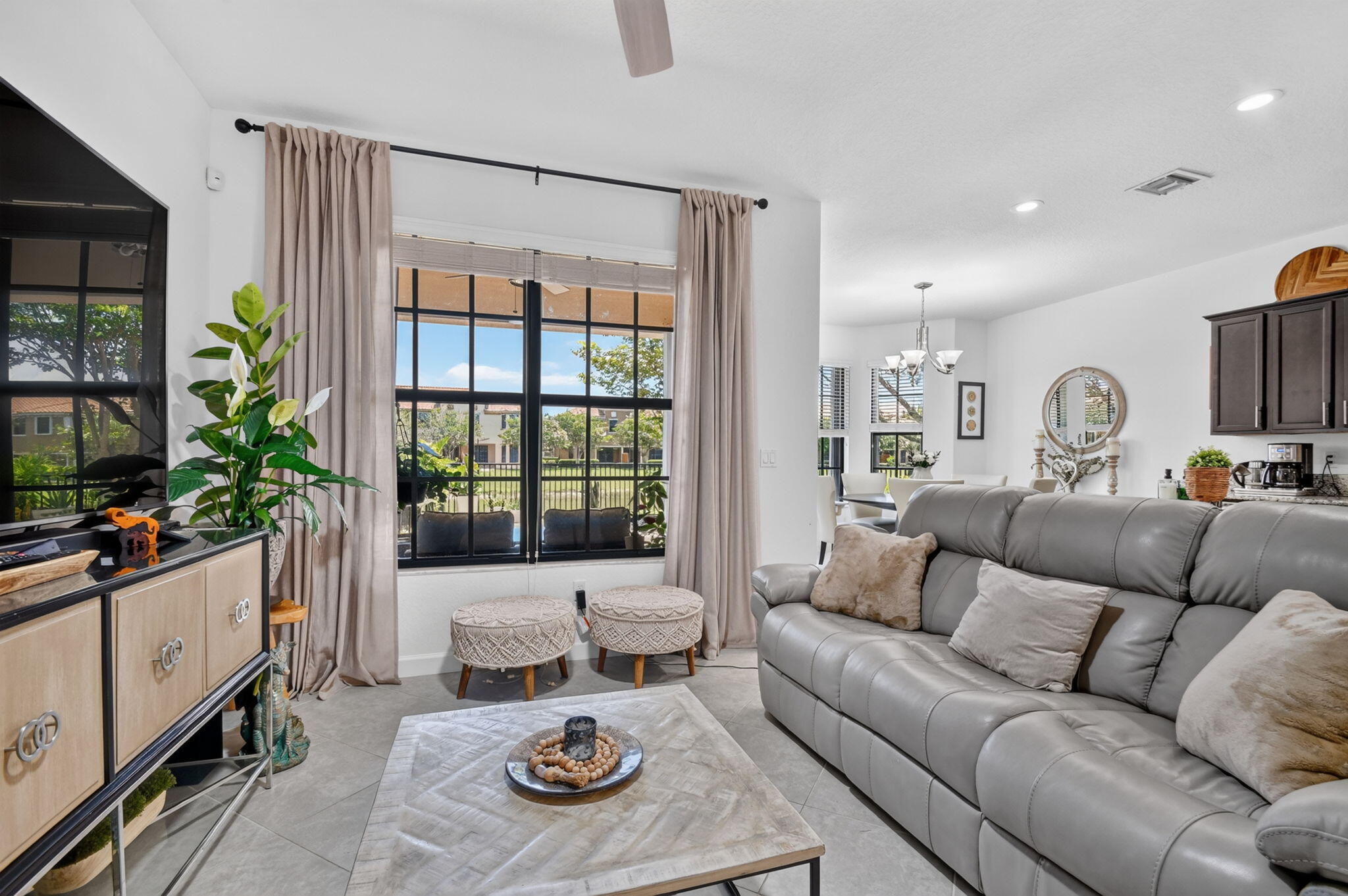 WELLINGTON PARC - Residential Lease