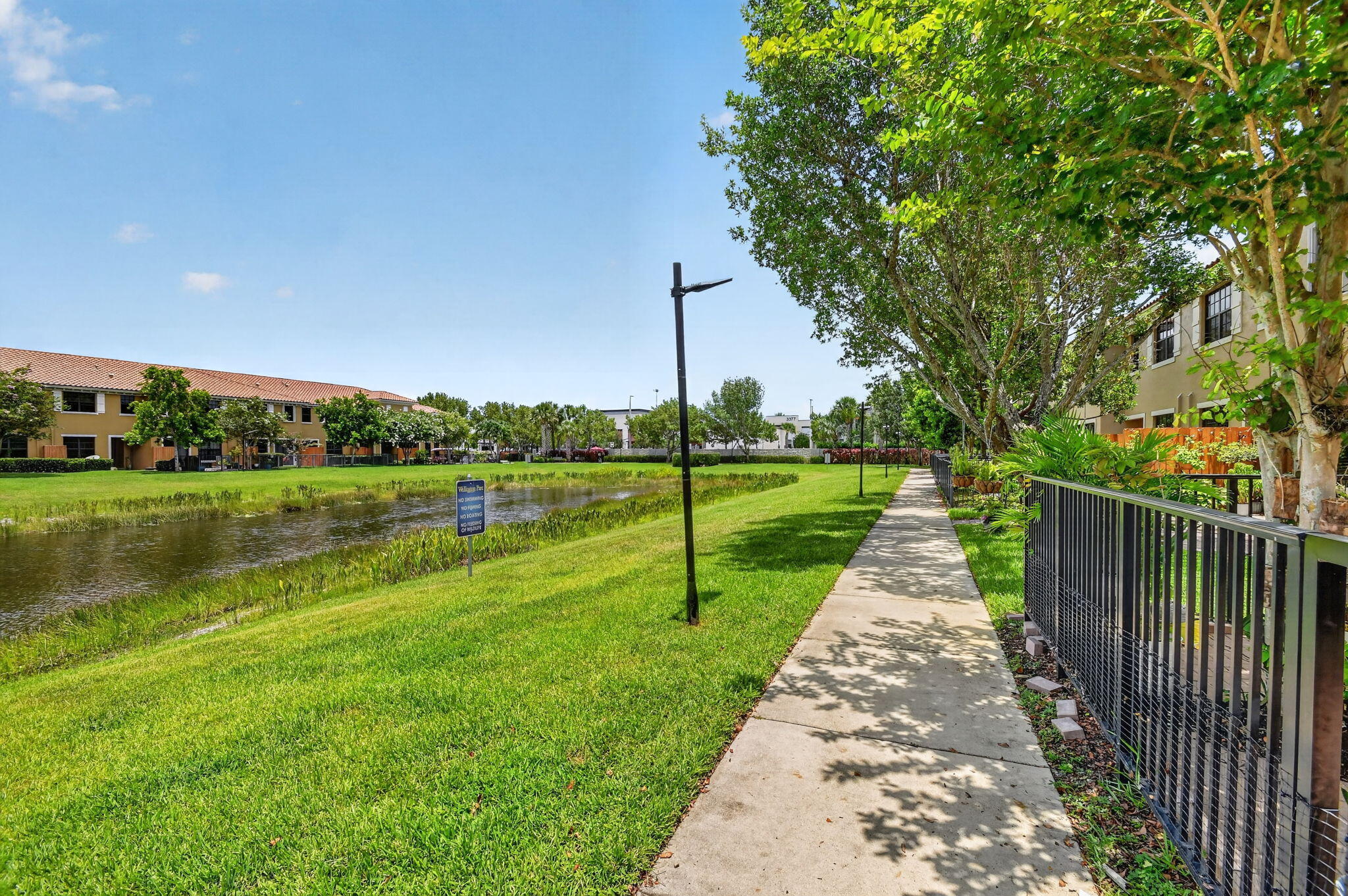 WELLINGTON PARC - Residential Lease