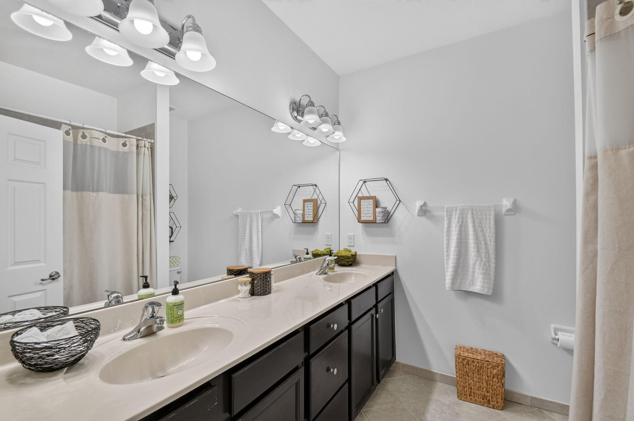 WELLINGTON PARC - Residential Lease