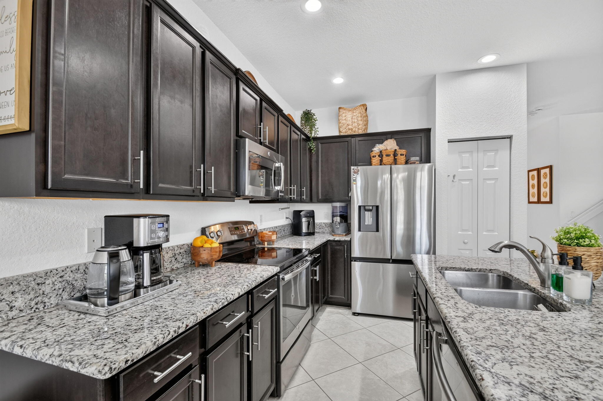 WELLINGTON PARC - Residential Lease