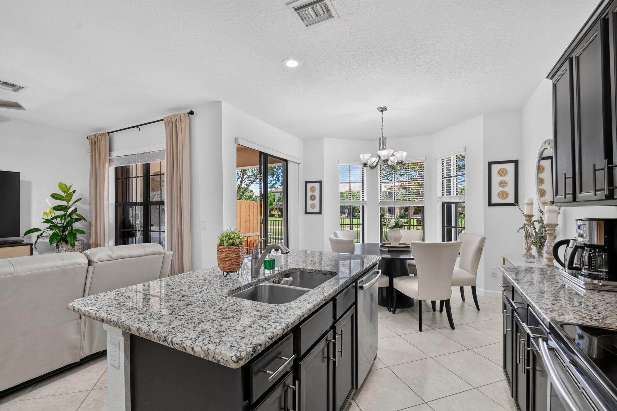WELLINGTON PARC - Residential Lease