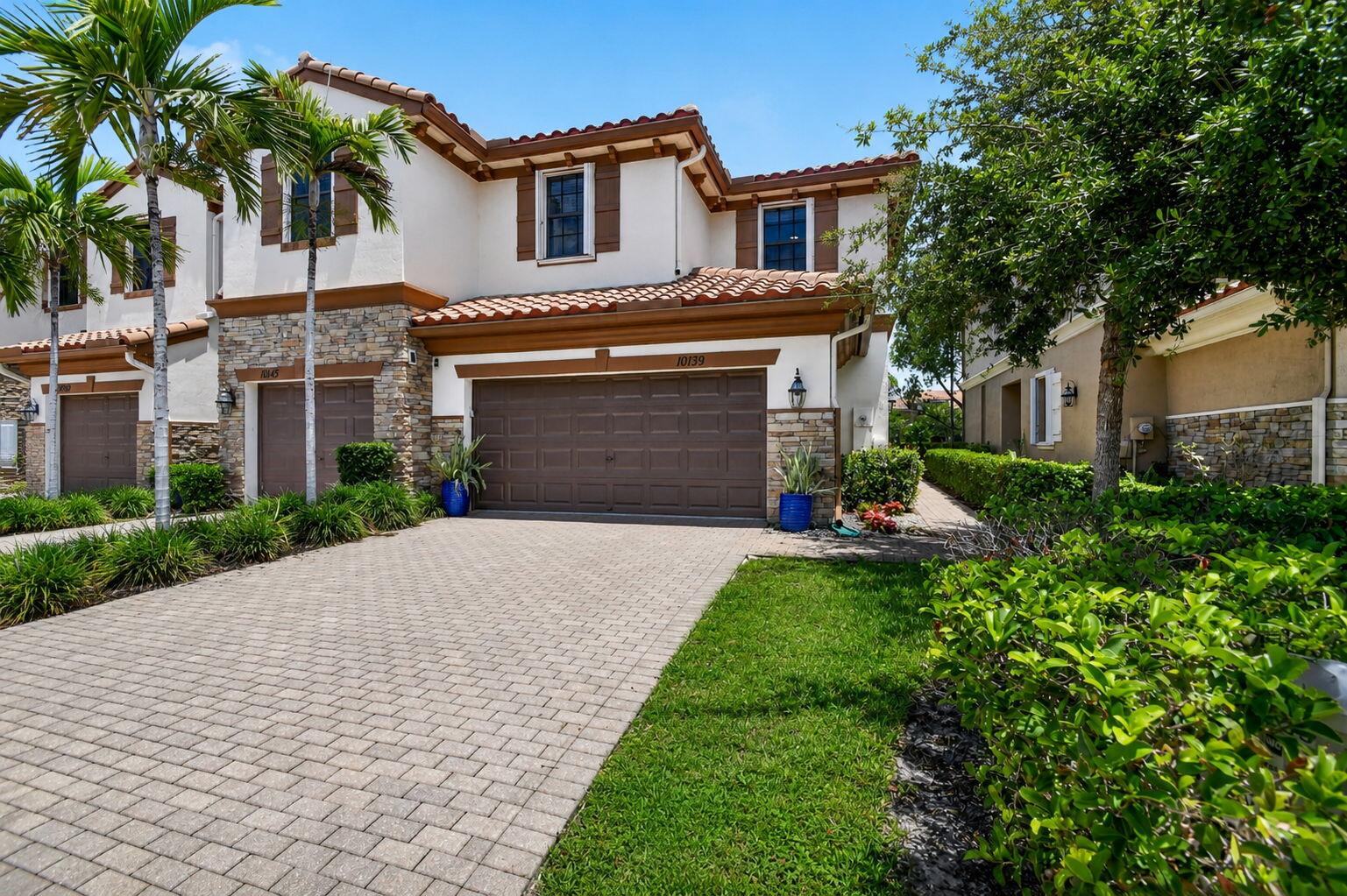 WELLINGTON PARC - Residential Lease