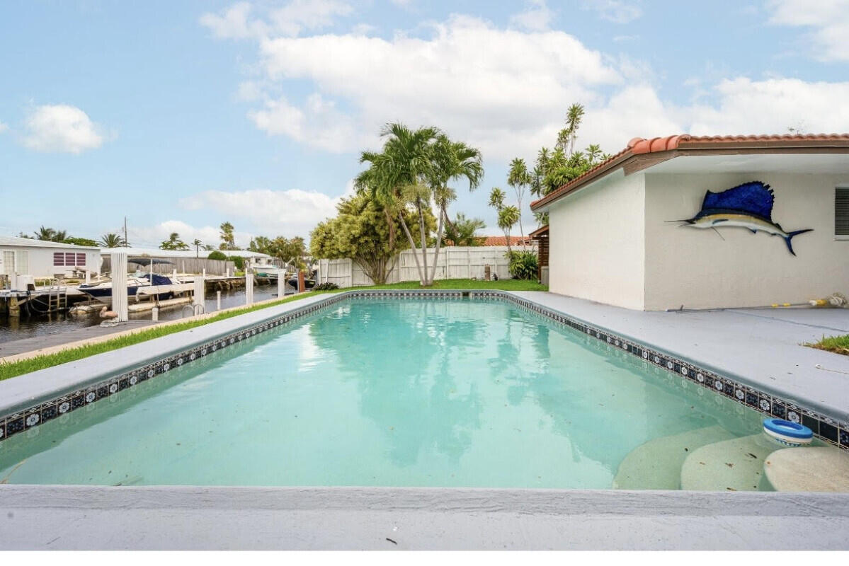 BOULEVARD PARK ISLES SEC 1 - Residential Lease