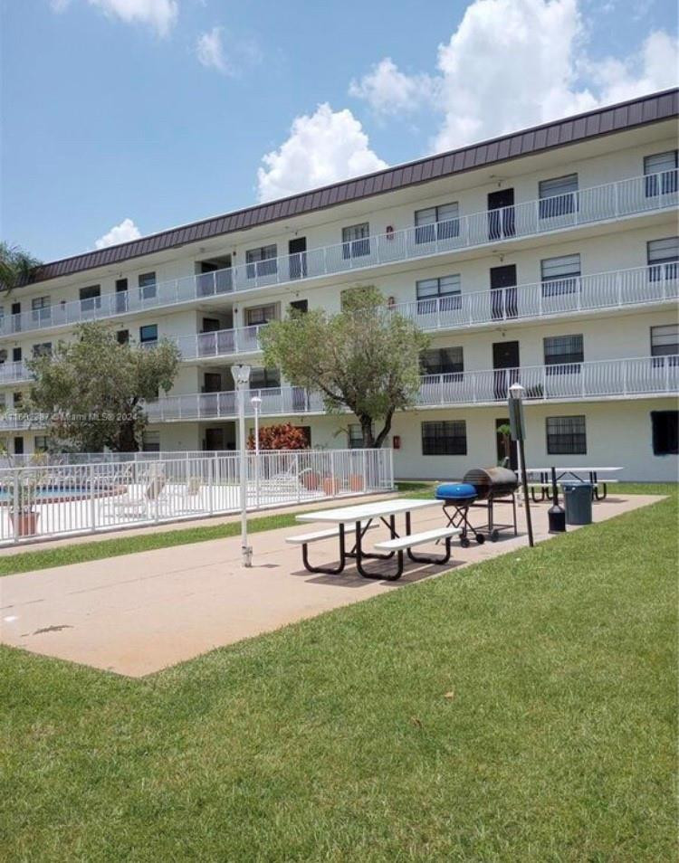 PALM VILLAGE CLUB CONDO - Residential