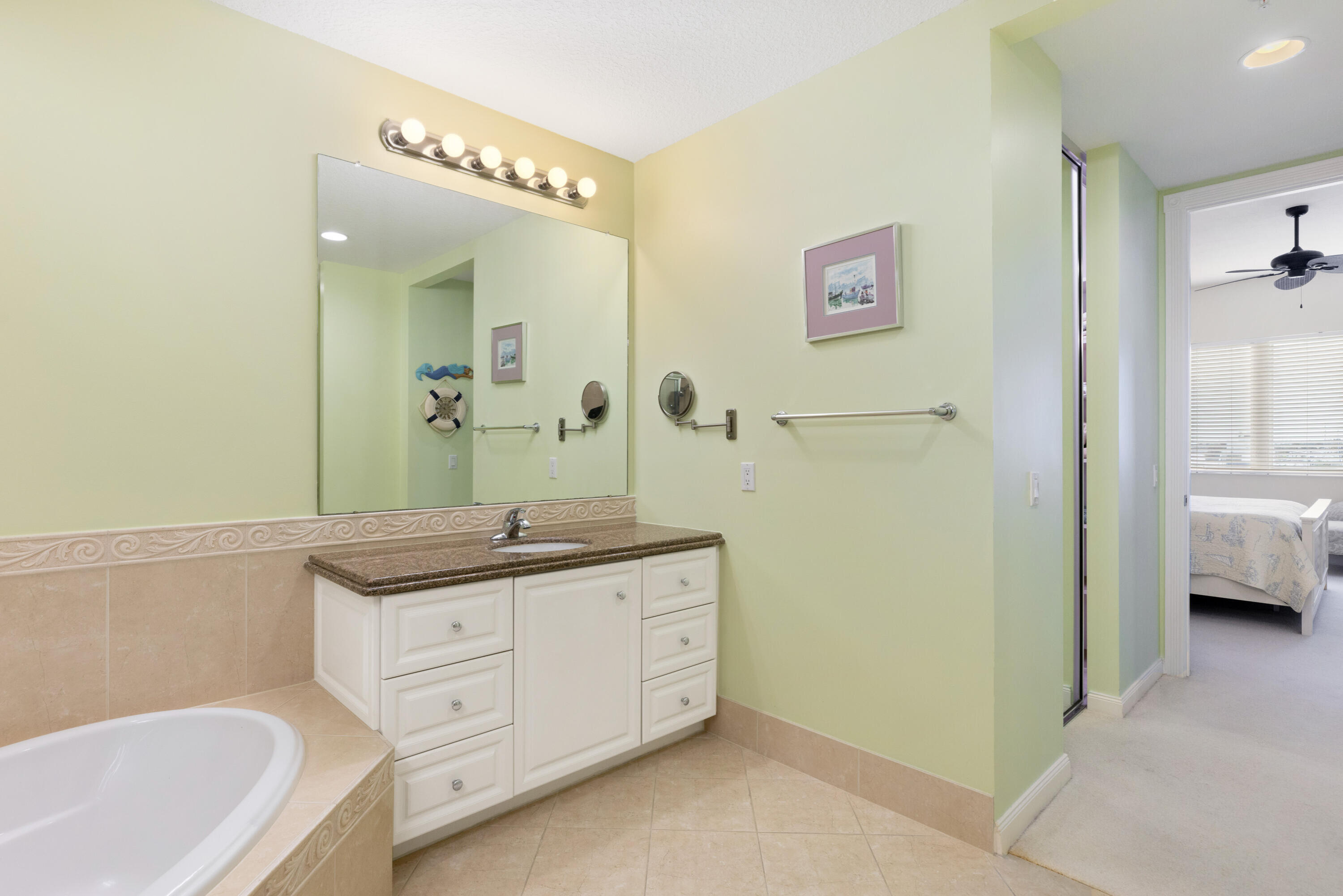 HARBOURISLE AT HUTCHINSON ISLAND WEST - Residential Lease