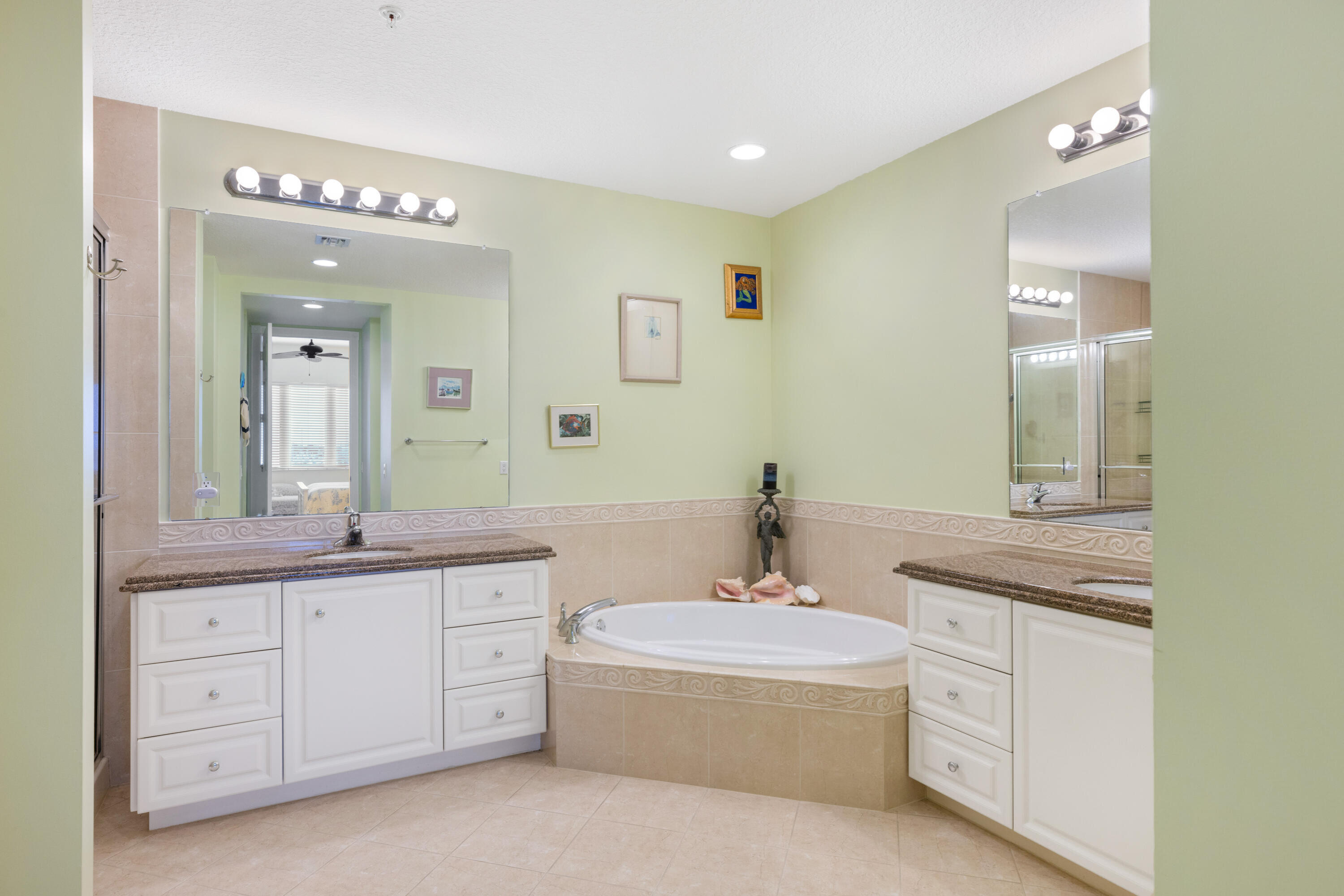 HARBOURISLE AT HUTCHINSON ISLAND WEST - Residential Lease