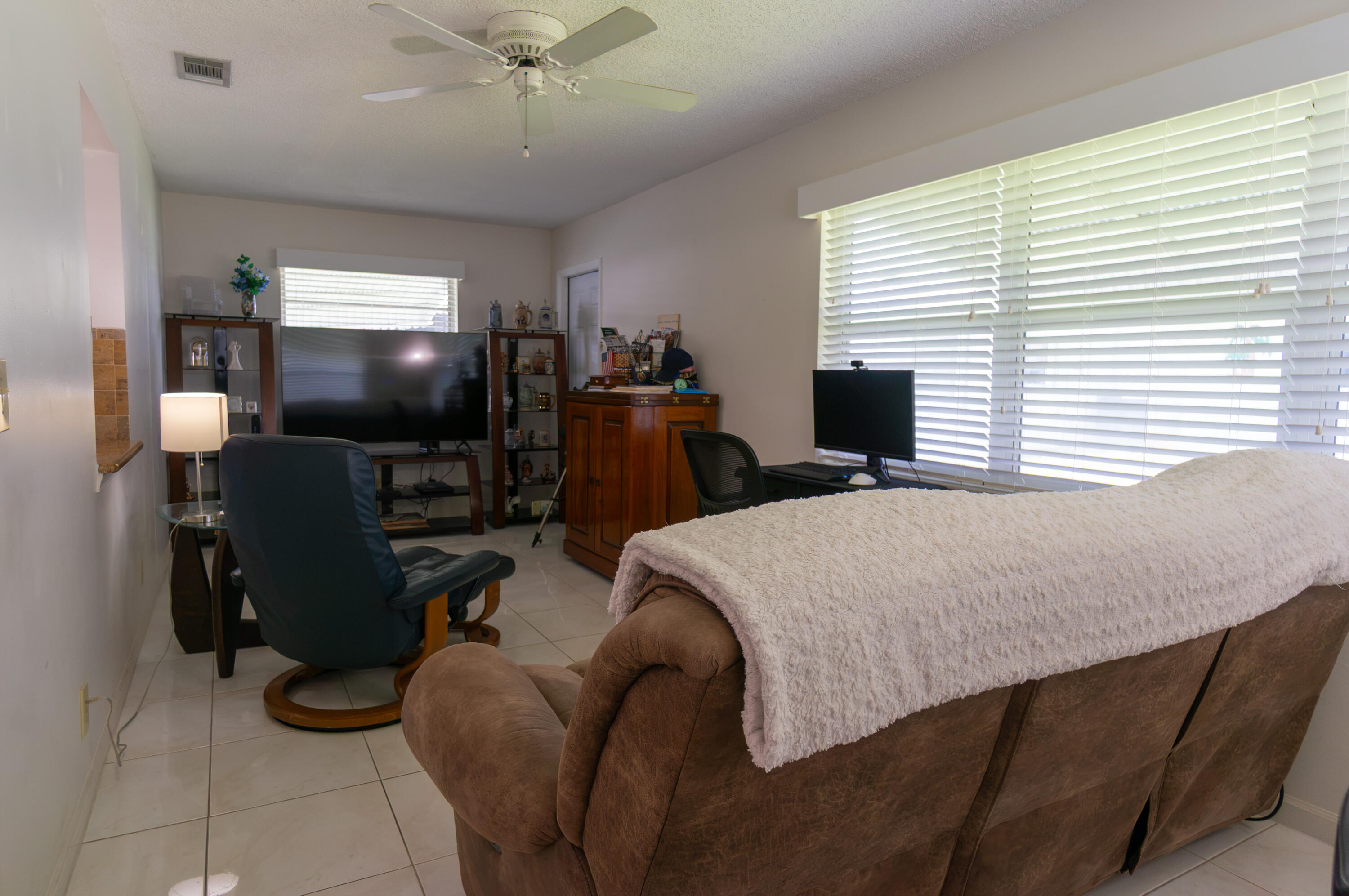 PALM BEACH LEISUREVILLE SEC 9 - Residential