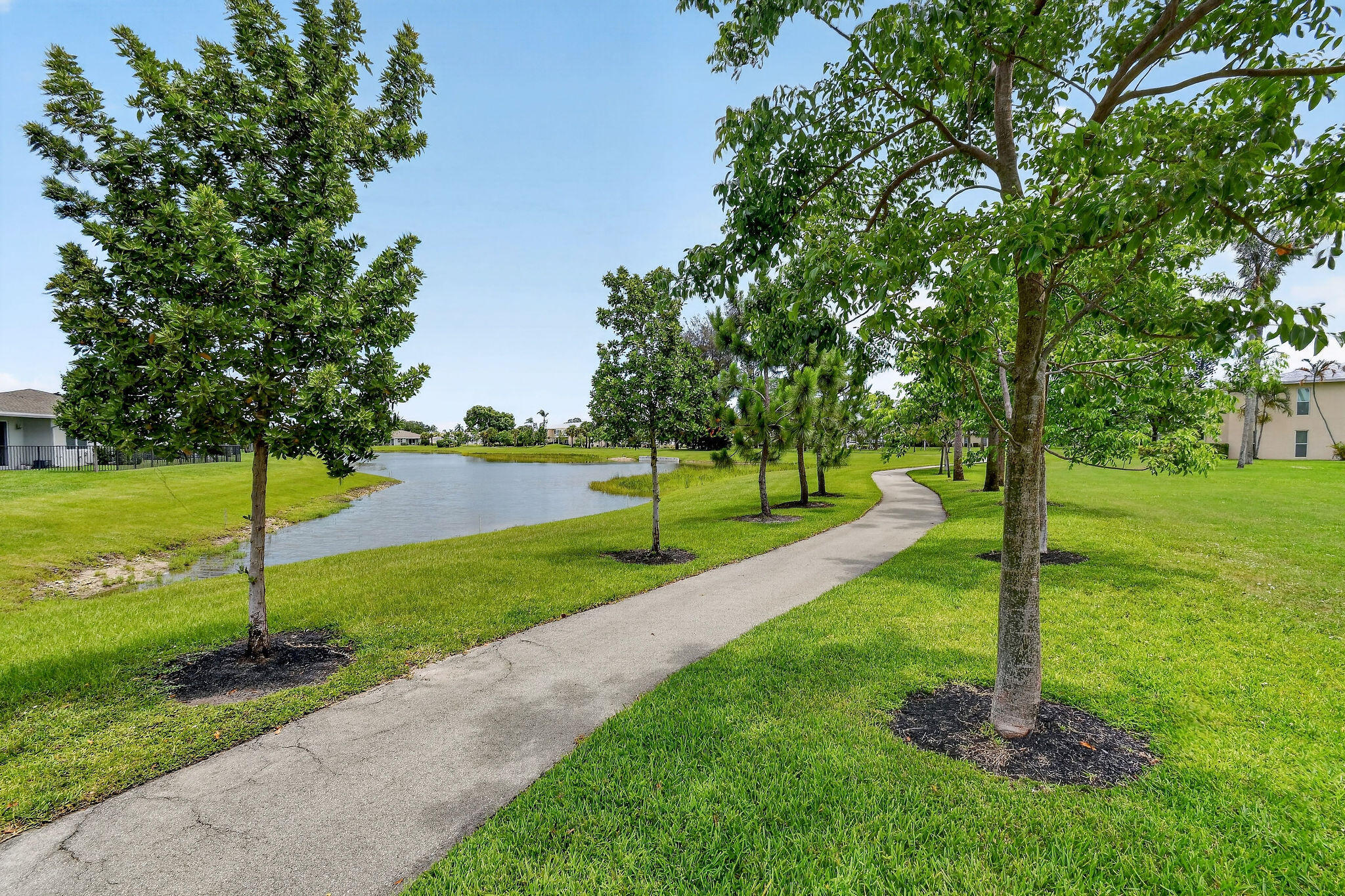 PALM GREENS AT VILLA DEL RAY CONDO II - Residential