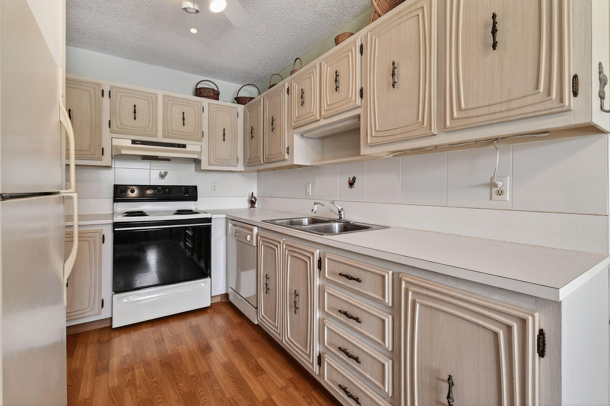 PALM GREENS AT VILLA DEL RAY CONDO II - Residential
