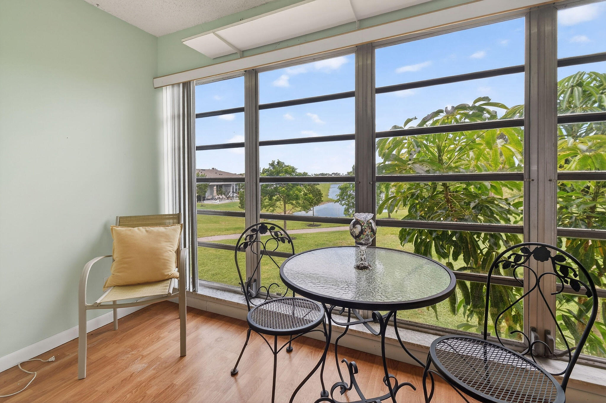 PALM GREENS AT VILLA DEL RAY CONDO II - Residential
